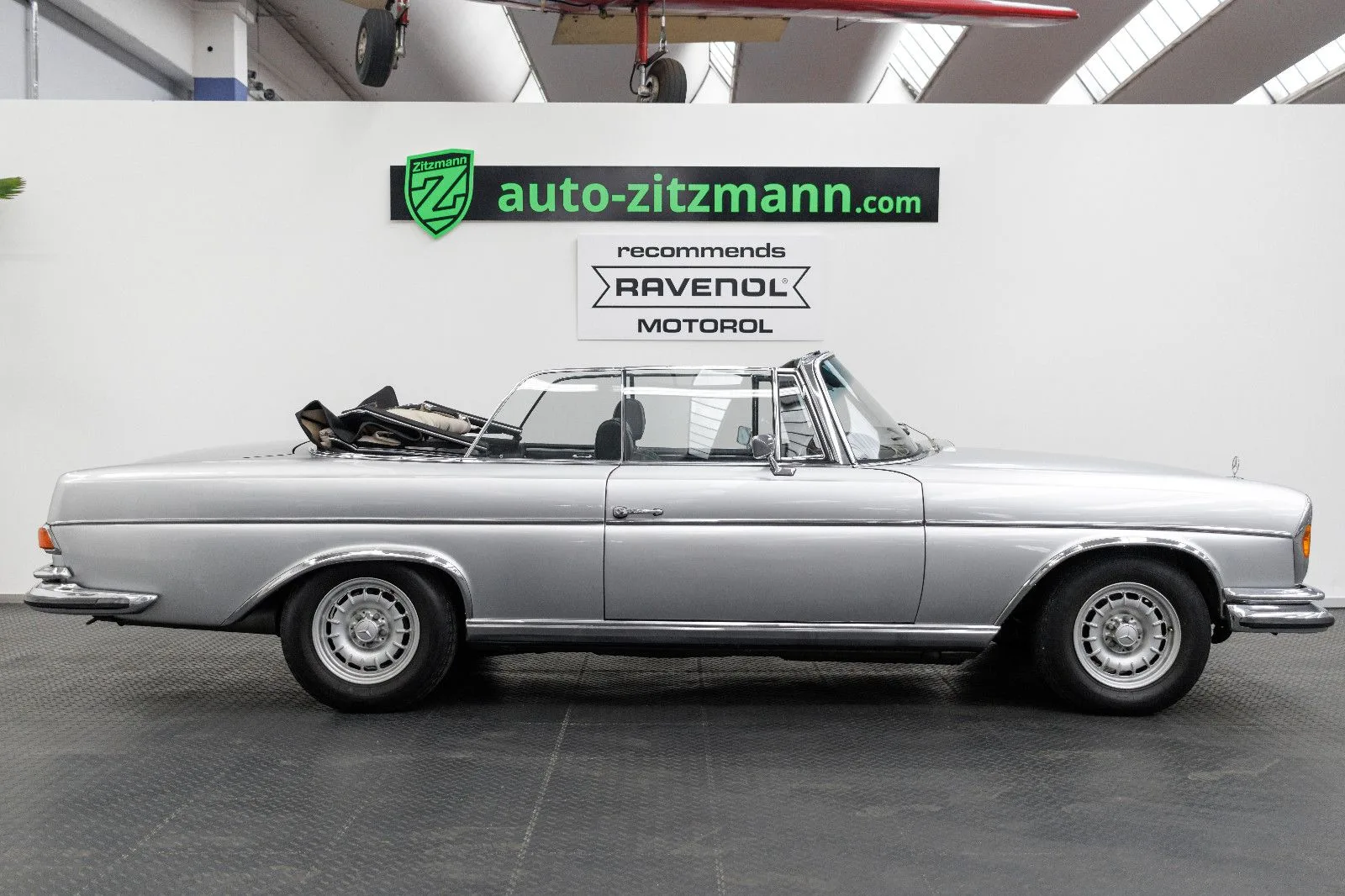 1970 Mercedes-Benz 280 SE Cabriolet angeboten von einem Fachhändler in Nuremberg, Deutschland, Hauptfoto