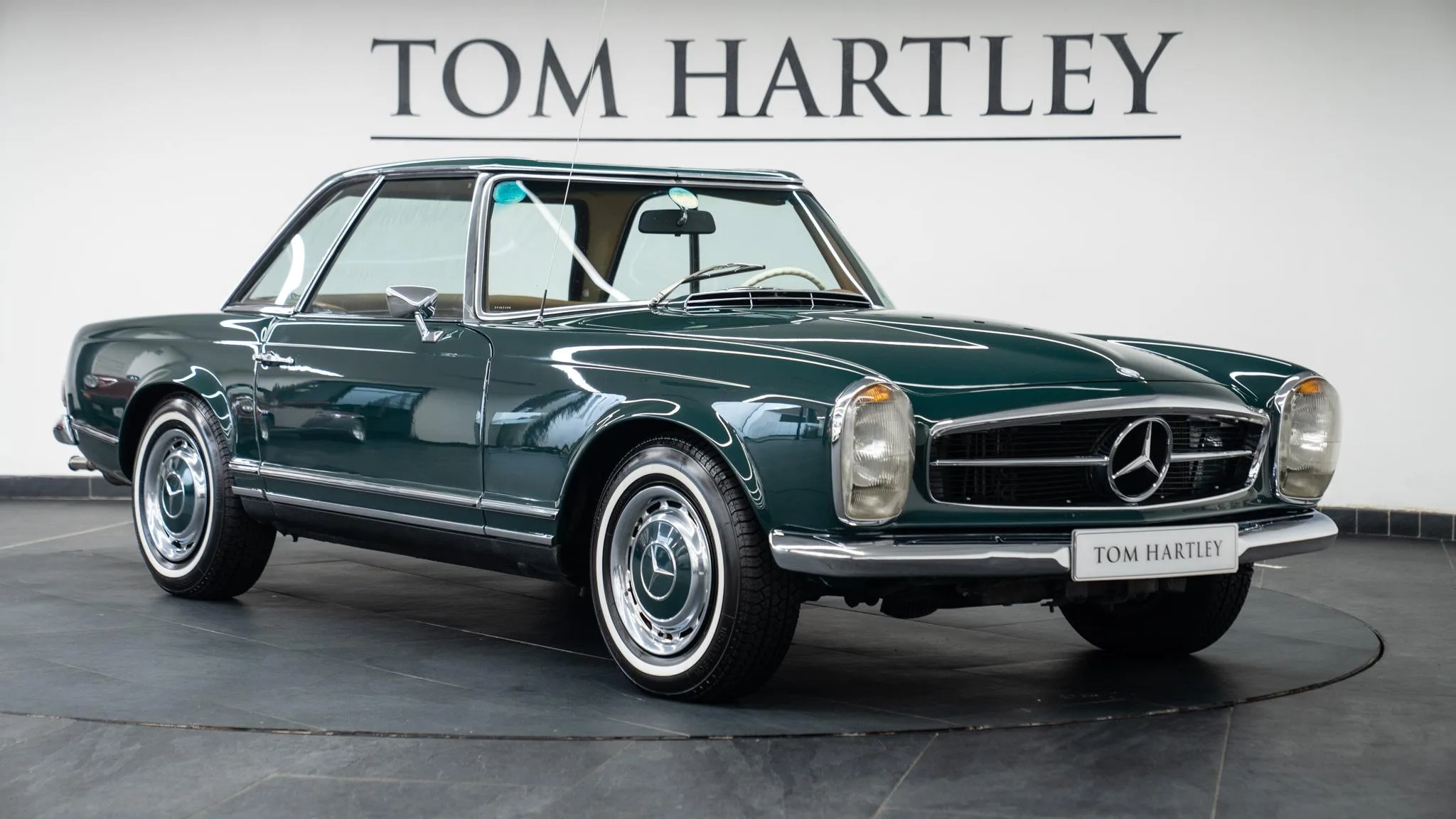 1970 Mercedes-Benz 280 SL Pagode Automatic proposta da un concessionario specializzato a Swadlincote, Regno Unito, foto principale