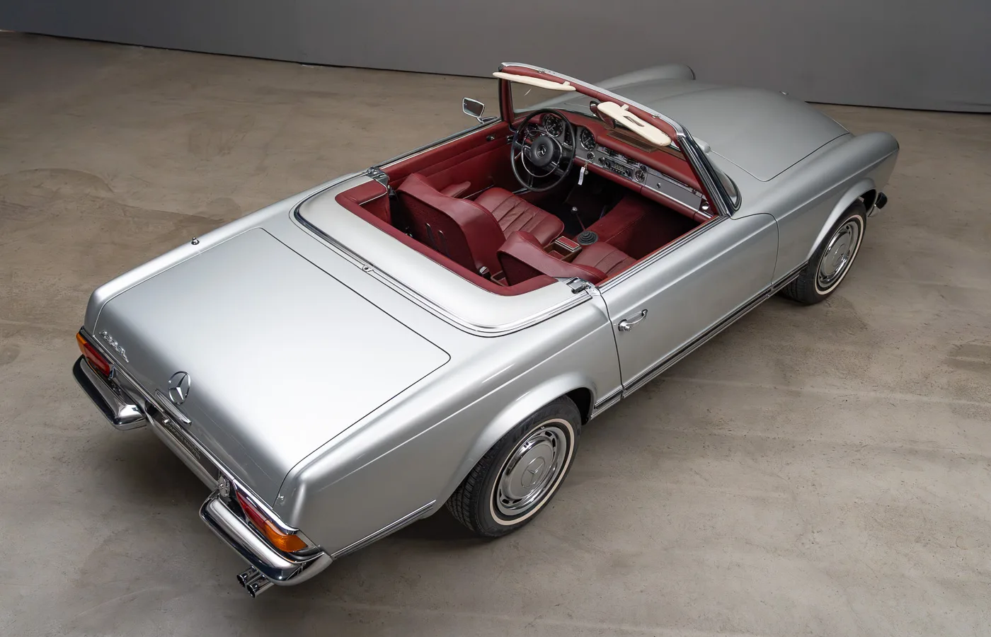 1970 Mercedes-Benz 280 SL, 20/30