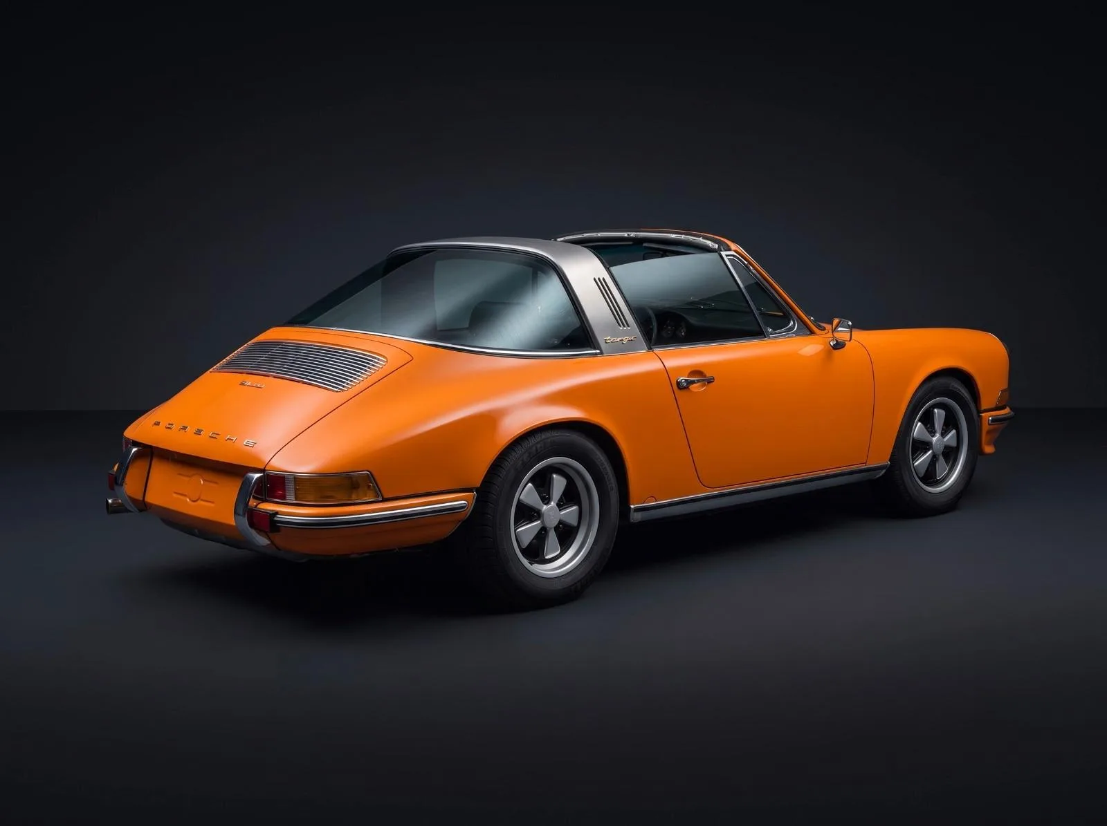 1970 Porsche 911 S 2.2 Targa, 4/15
