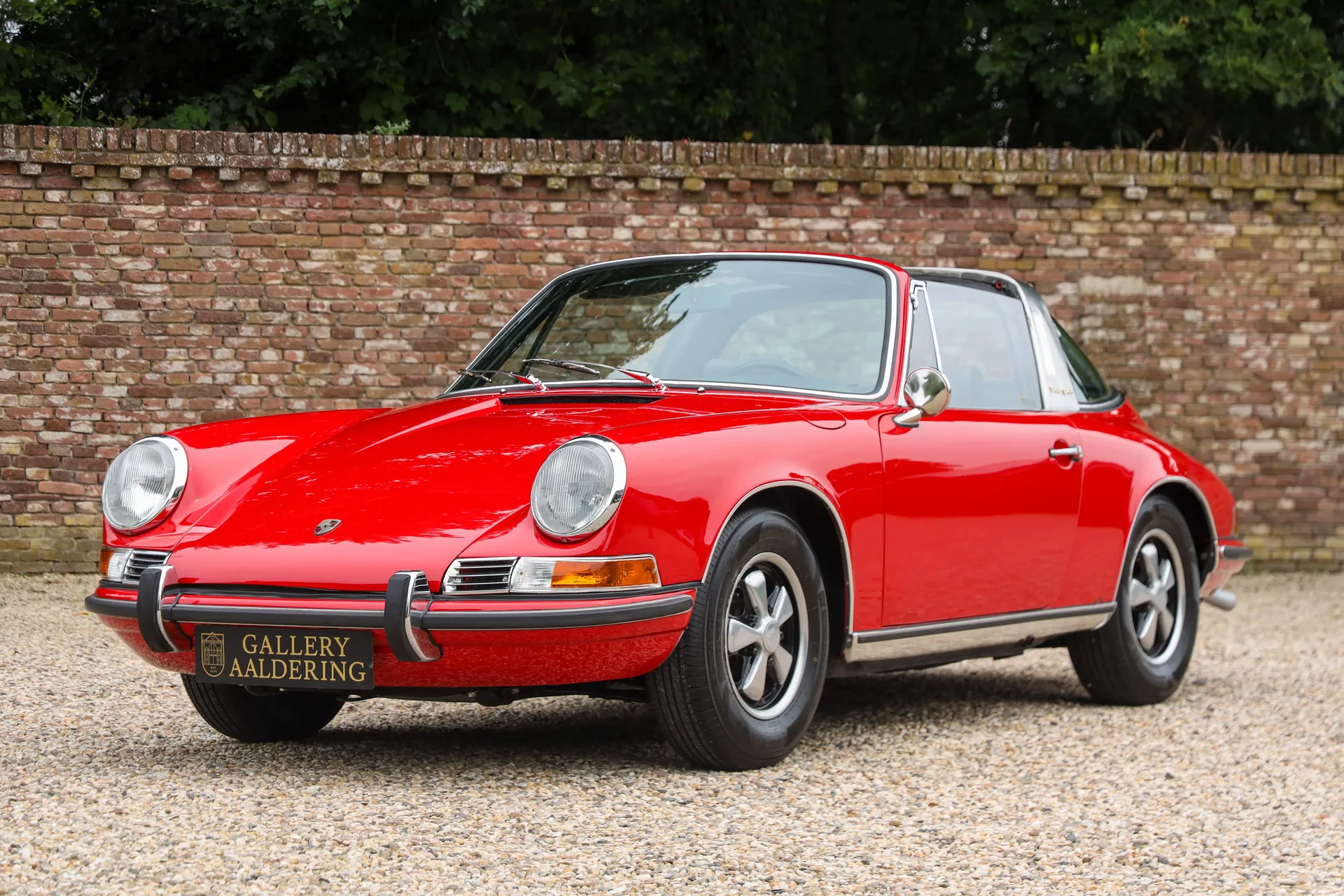 1970 Porsche 911 Targa T 2.2 offered by a specialist dealer in Brummen, Netherlands, main photo