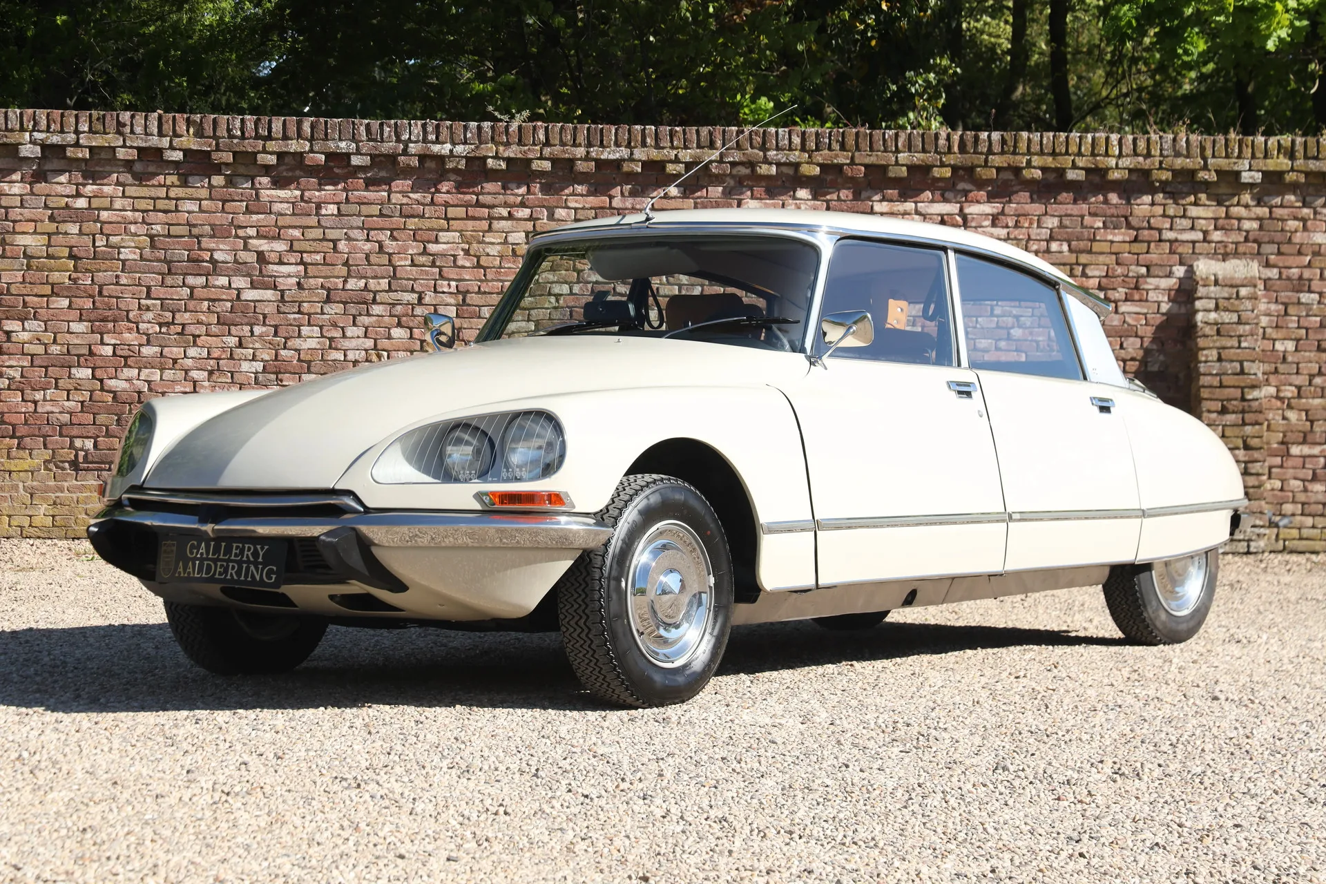 1971 Citroën DS 20 Pallas offered by a specialist dealer in Brummen, Netherlands, main photo
