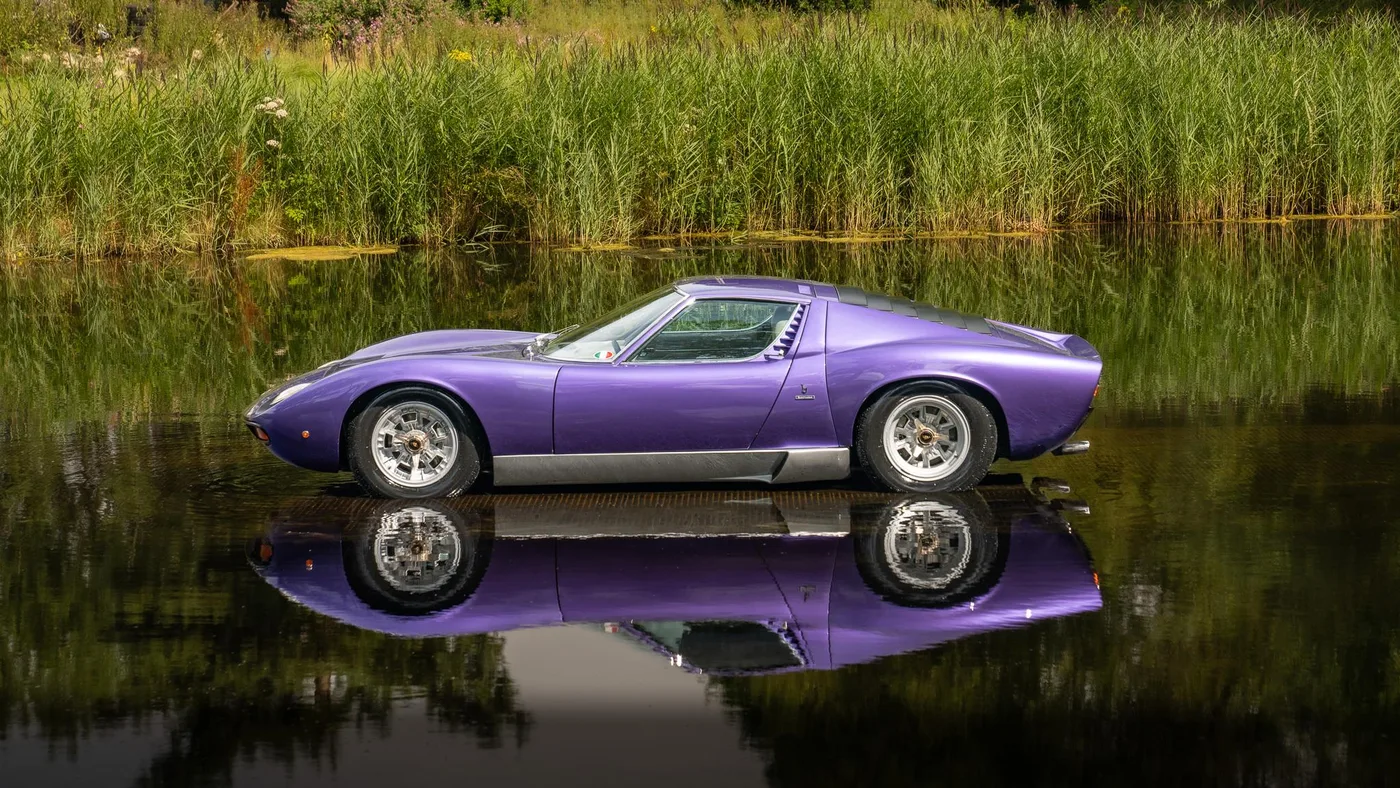 1971 Lamborghini Miura S SV specification offered by a specialist dealer in Swadlincote, United Kingdom, photo 8 of 15
