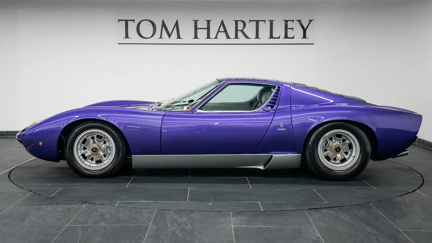 1971 Lamborghini Miura S SV specification offered by a specialist dealer in Swadlincote, United Kingdom, photo 11 of 15