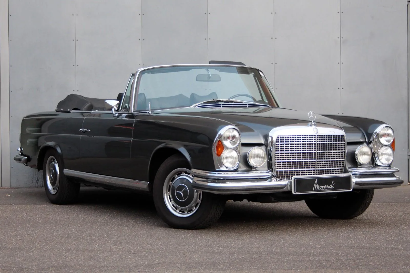 1971 Mercedes-Benz 280 SE 3.5 Cabriolet angeboten von einem Fachhändler in Düsseldorf, Deutschland, Hauptfoto