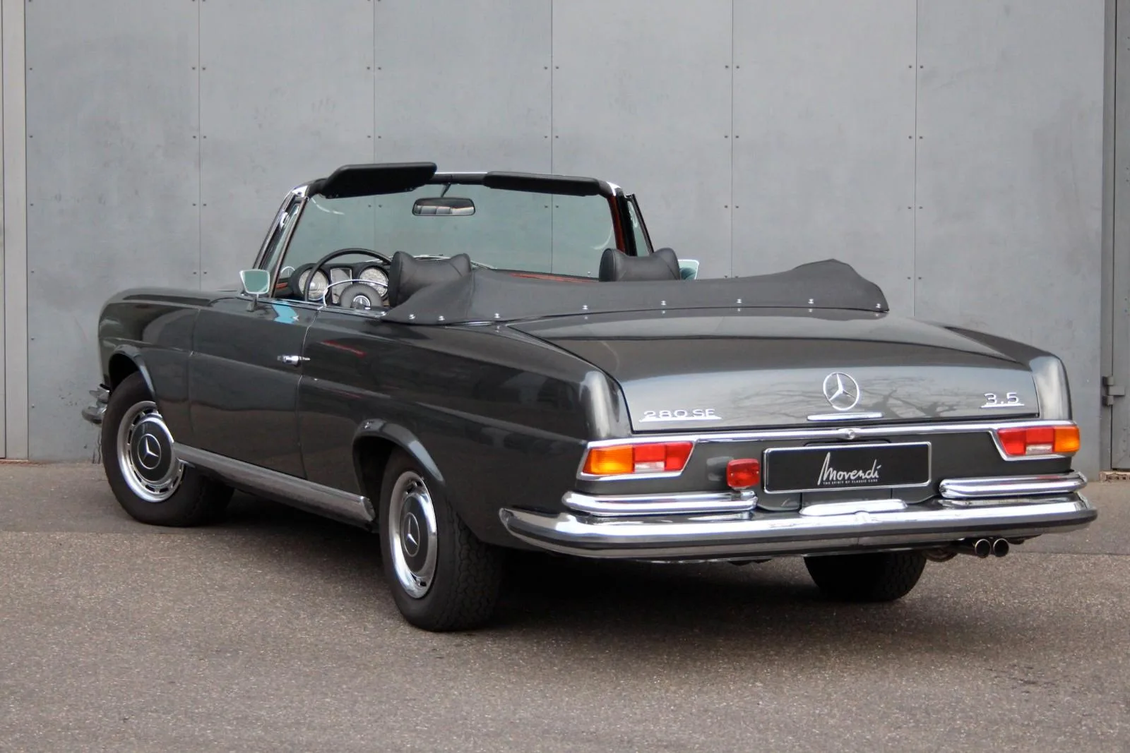 1971 Mercedes-Benz 280 SE 3.5 Cabriolet, 2/25