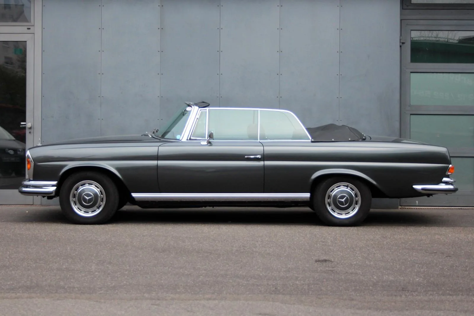 1971 Mercedes-Benz 280 SE 3.5 Cabriolet, 6/25