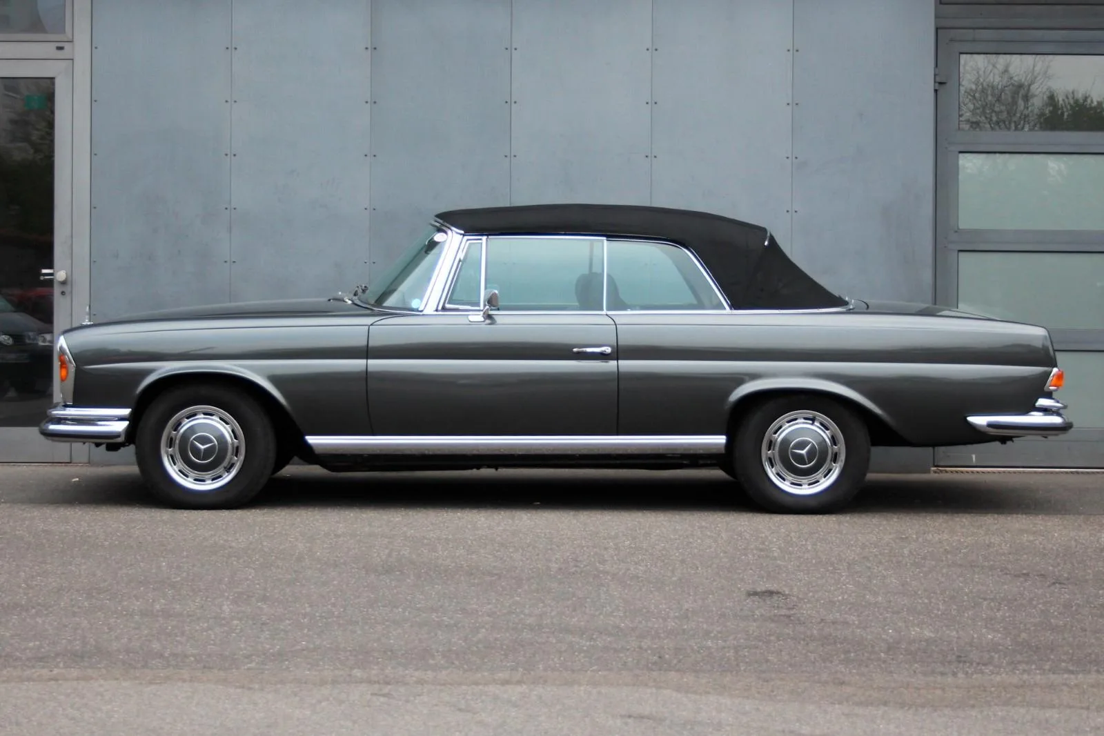 1971 Mercedes-Benz 280 SE 3.5 Cabriolet, 7/25