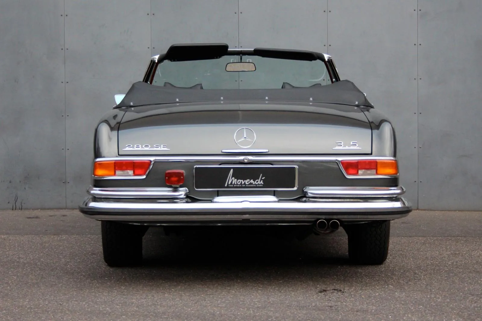 1971 Mercedes-Benz 280 SE 3.5 Cabriolet, 8/25