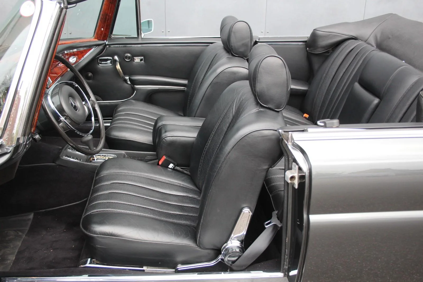 1971 Mercedes-Benz 280 SE 3.5 Cabriolet, 14/25