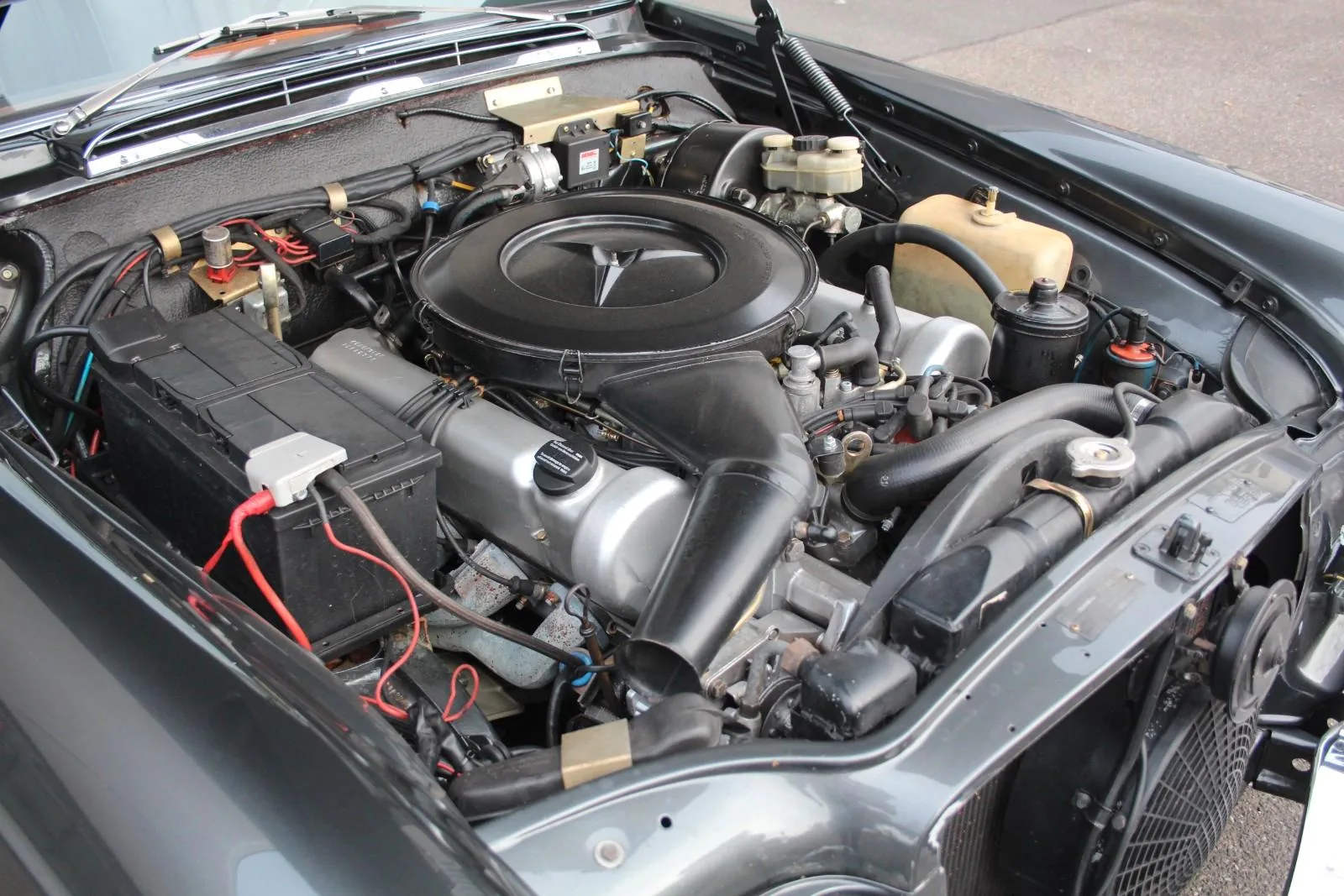 1971 Mercedes-Benz 280 SE 3.5 Cabriolet, 23/25
