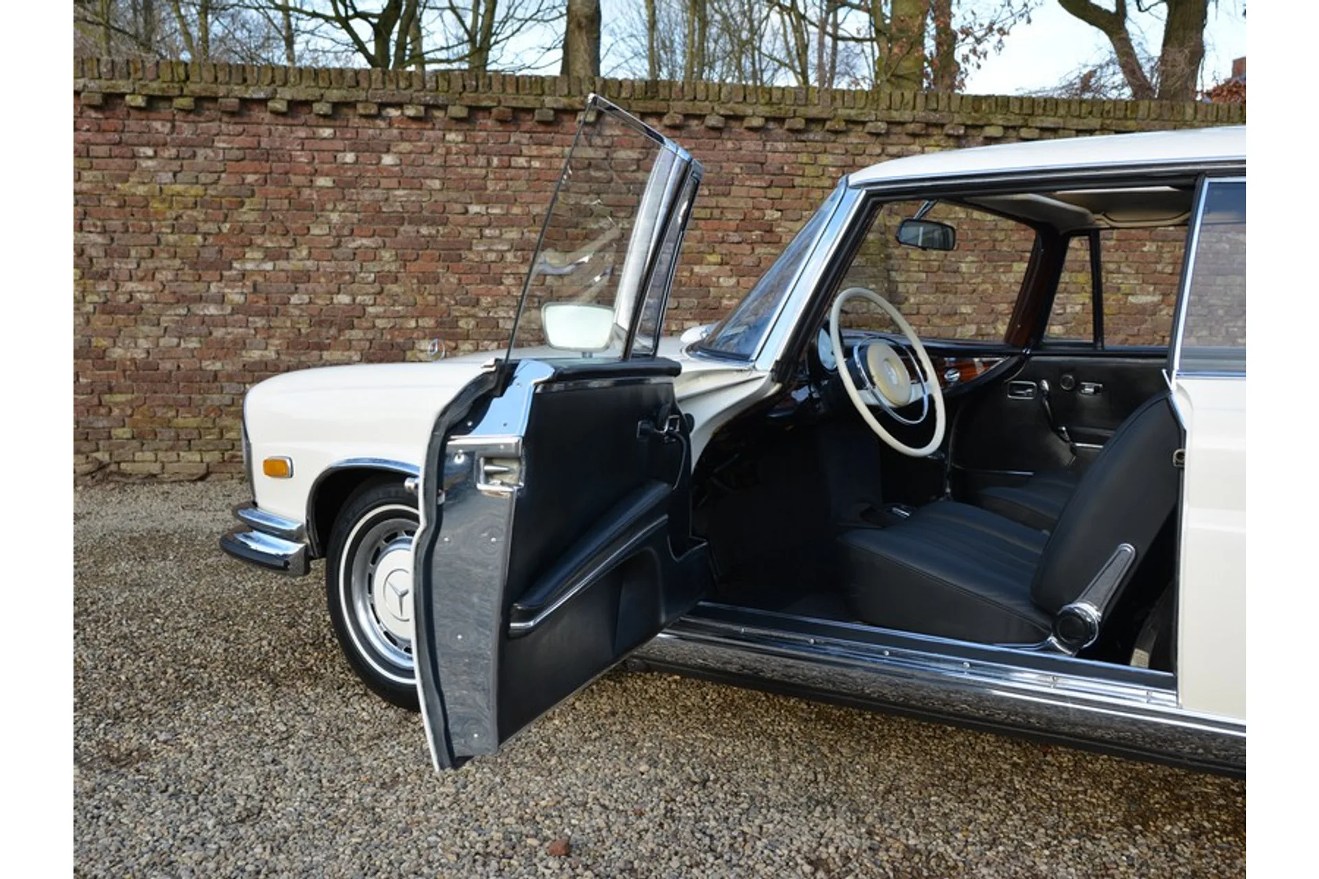 1971 Mercedes-Benz 280 SE 3.5 Coupé, 22/30