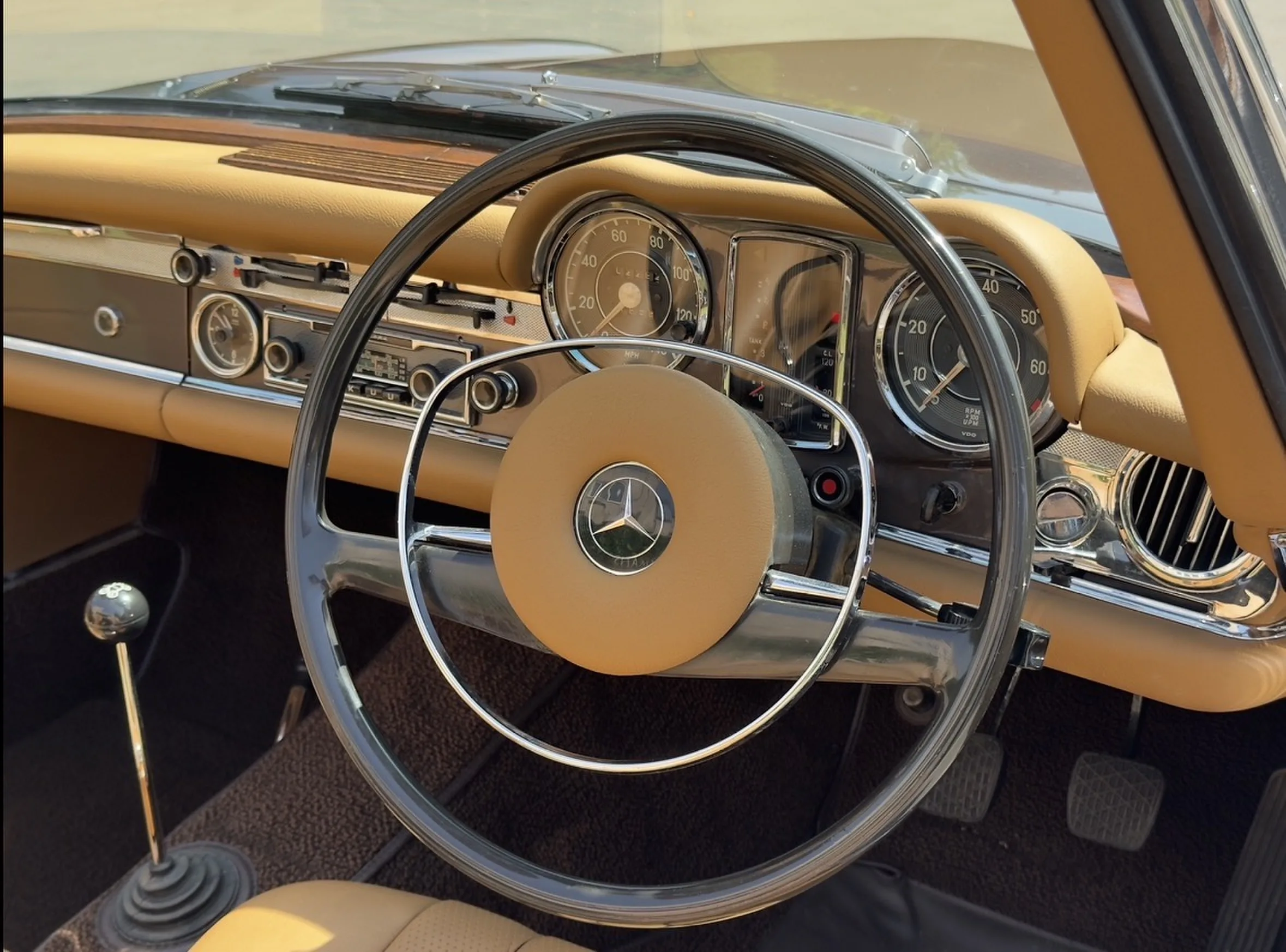 1971 Mercedes-Benz 280 SL, 16/30