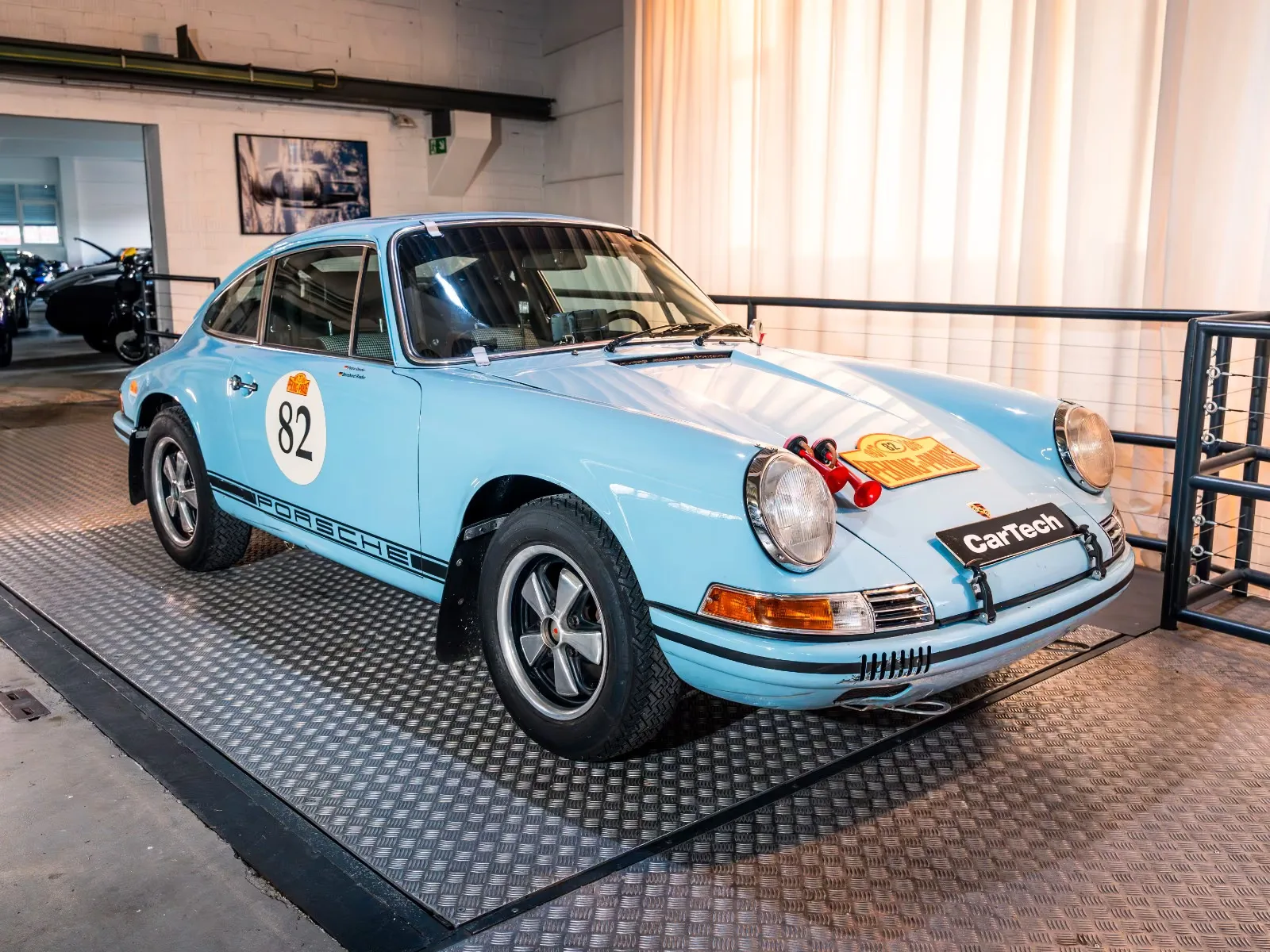 1971 Porsche 911 Rally offered by a specialist dealer in Ismaning, Germany, main photo