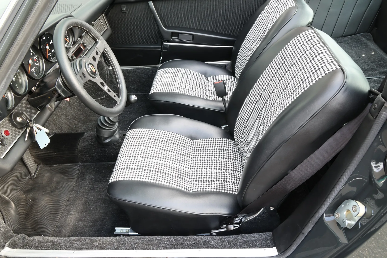 1971 Porsche 911 S Targa, 20/30