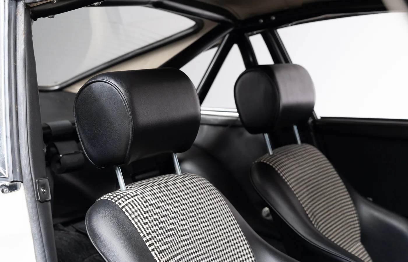 1971 Porsche 911 T 2.2 Outlaw 3.4, 23/26