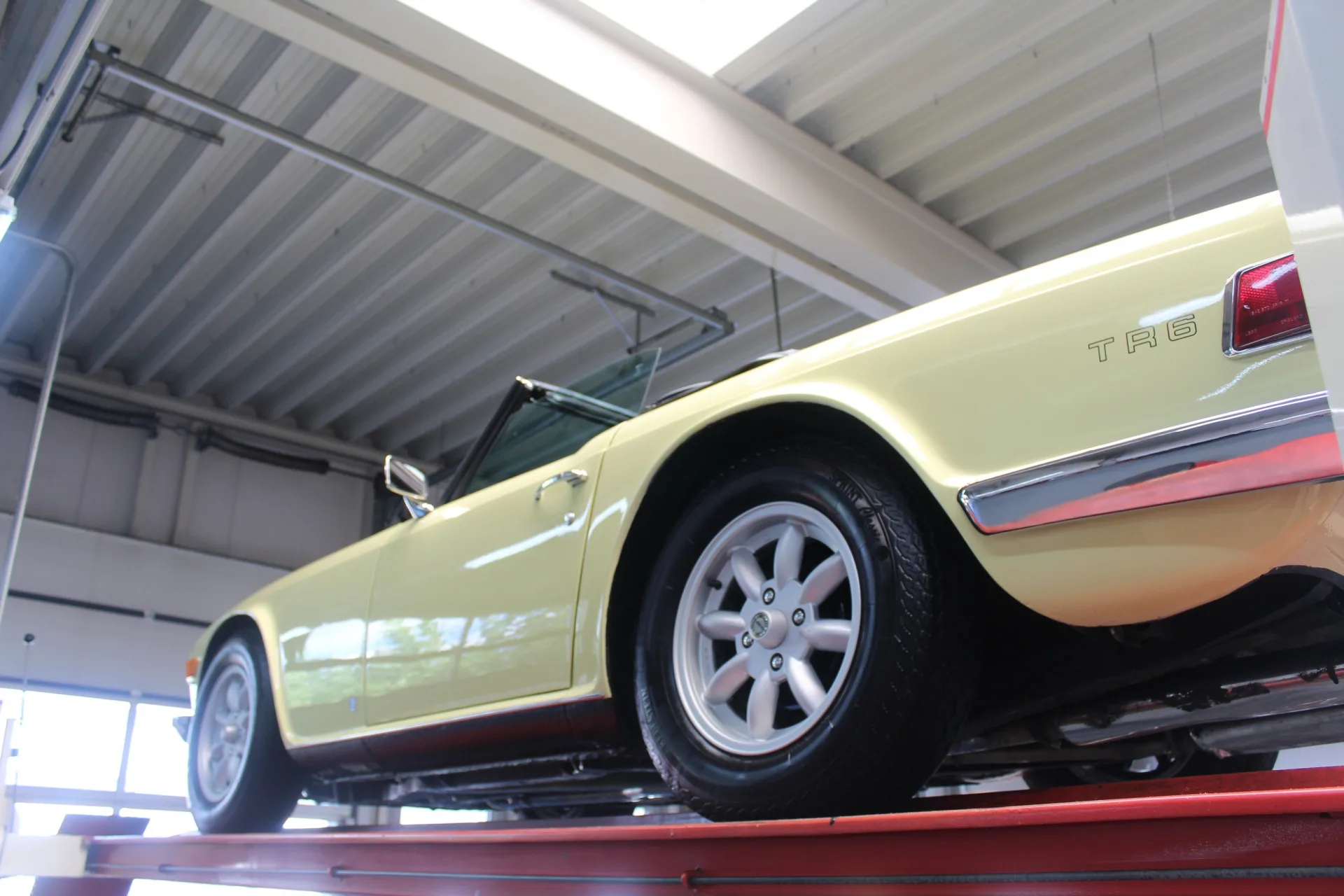 1971 Triumph TR6, 17/30