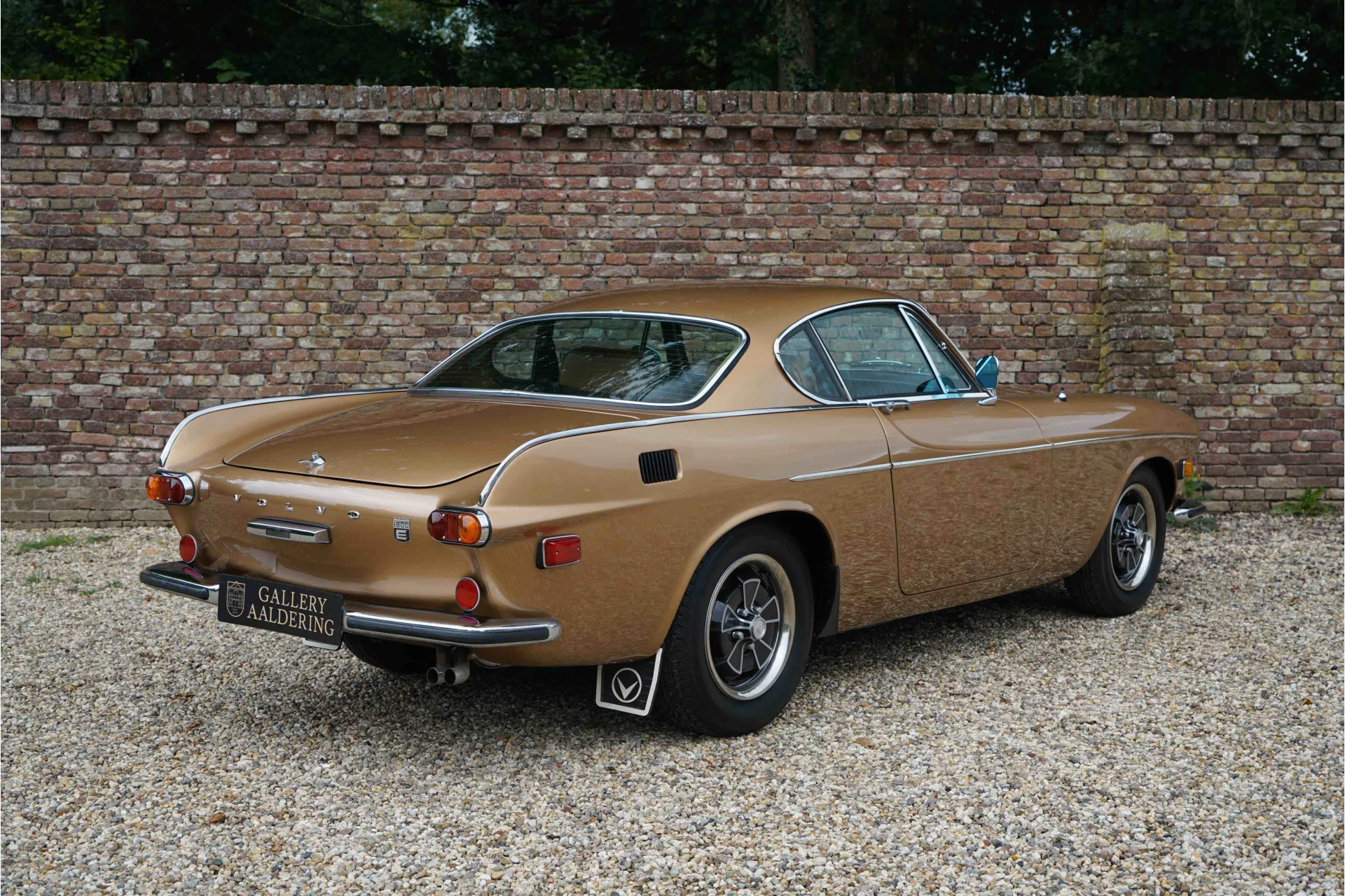 1971 Volvo P1800E, 2/30
