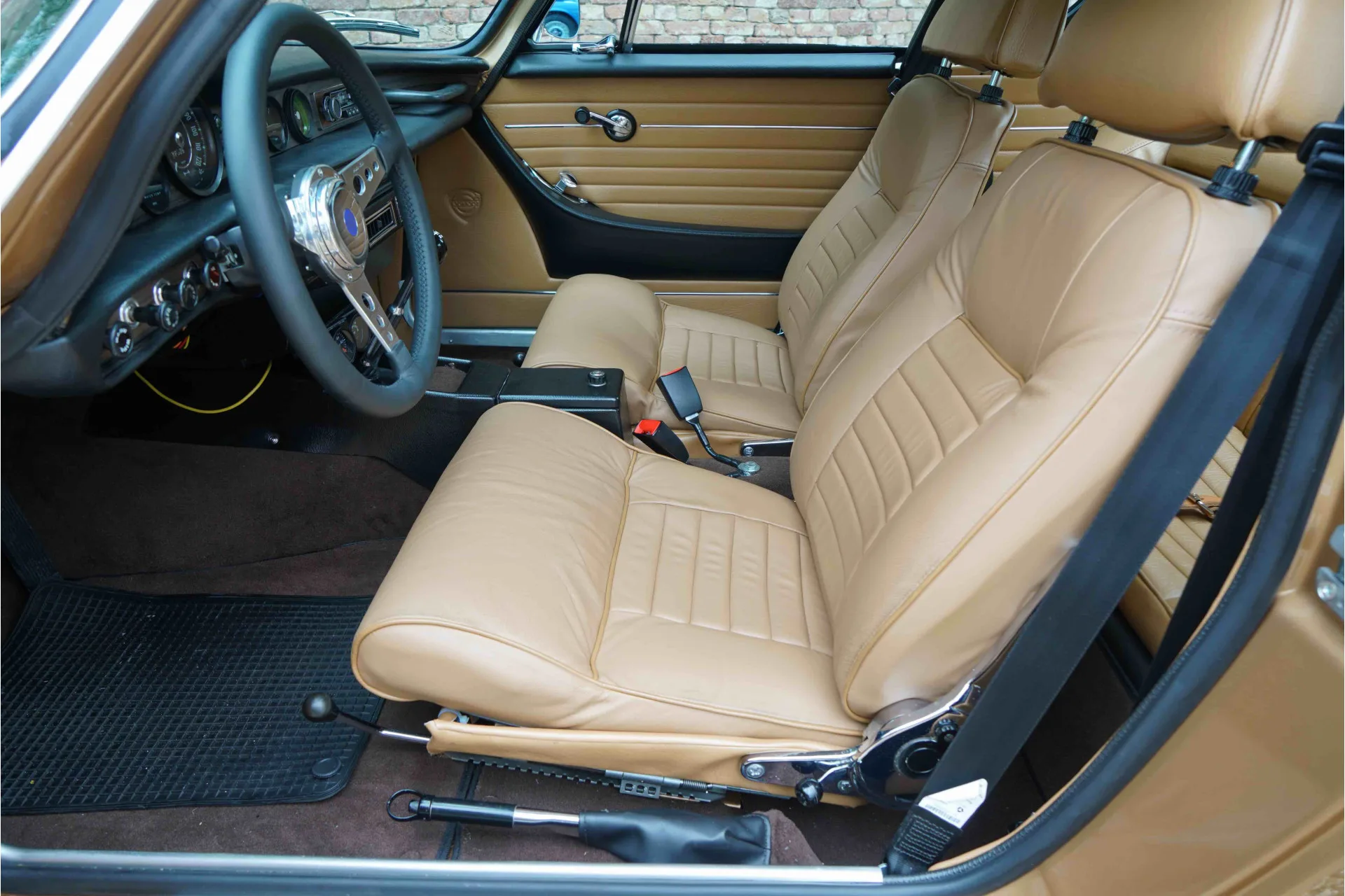 1971 Volvo P1800E, 3/30
