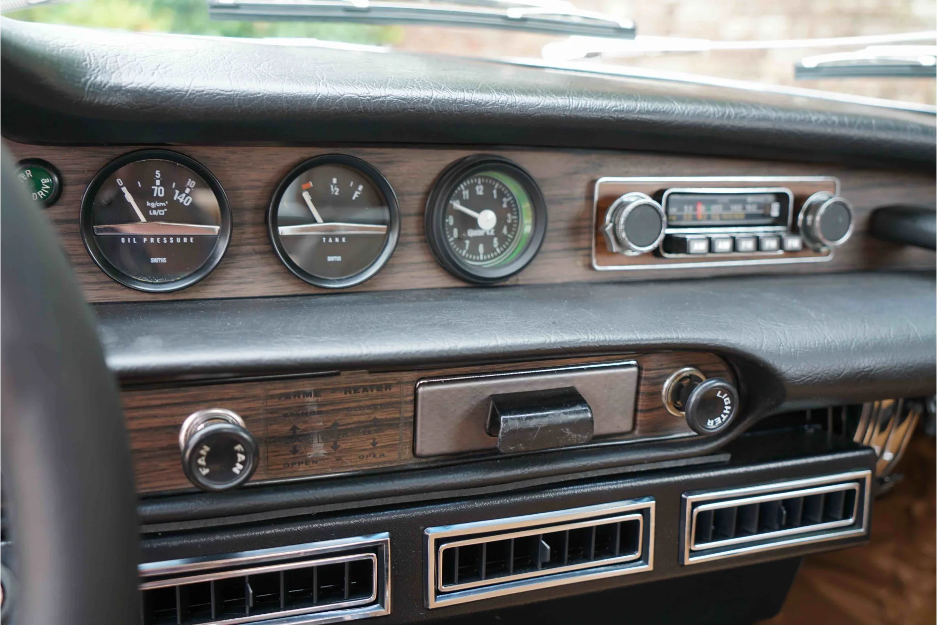 1971 Volvo P1800E, 29/30