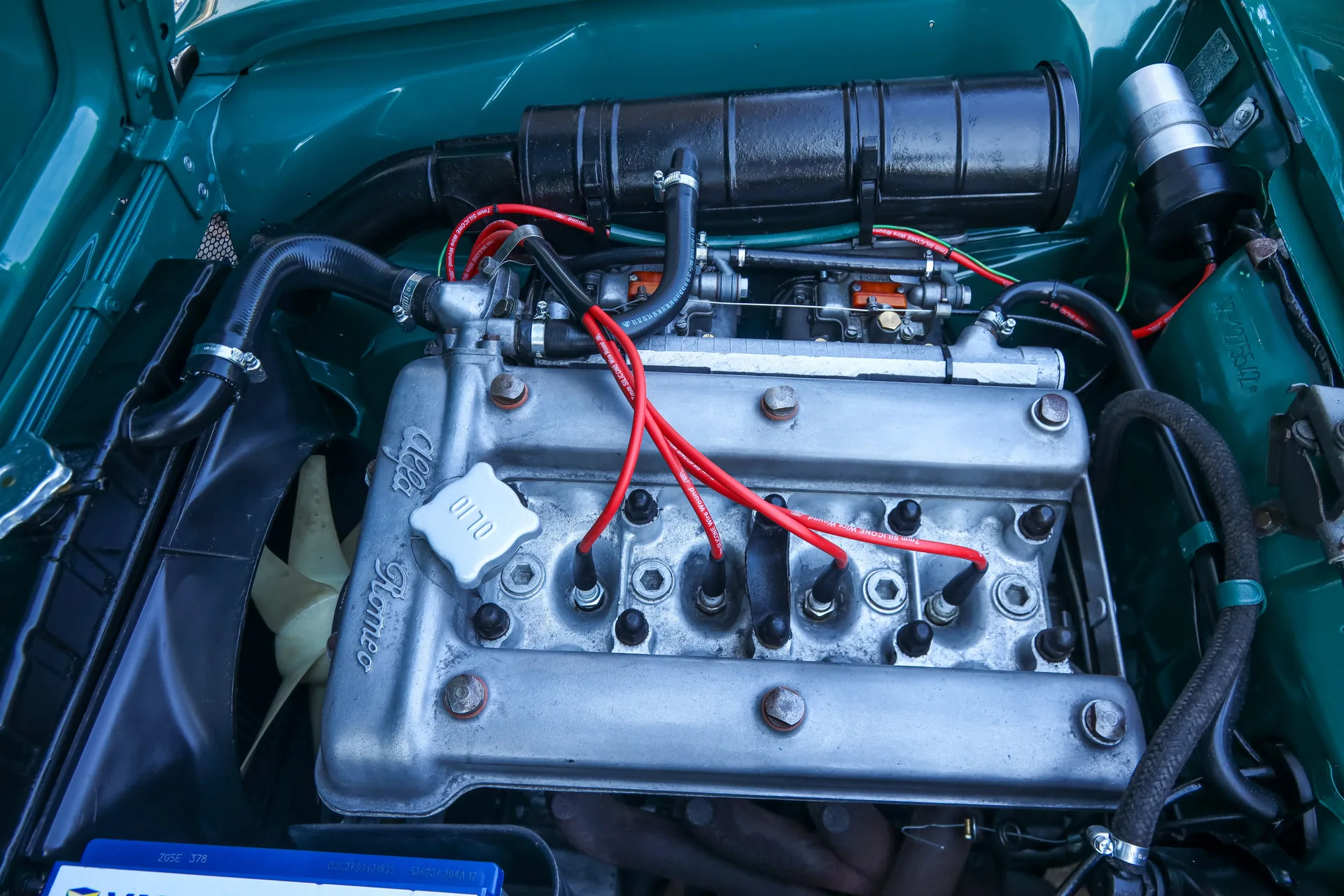 1972 Alfa Romeo GT 1300 Junior Bertone, 4/30