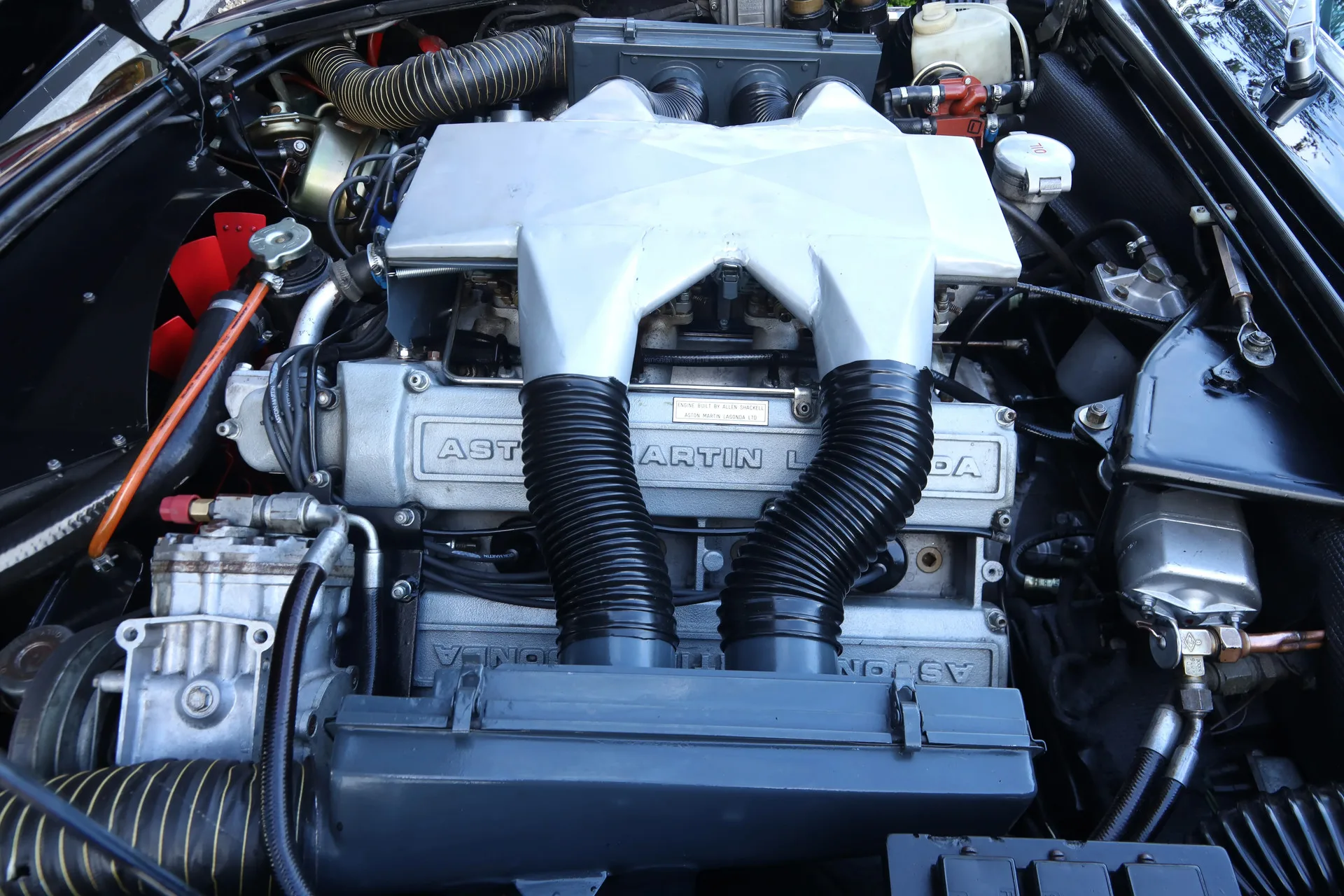 1972 Aston Martin V8 Series 2, 4/30