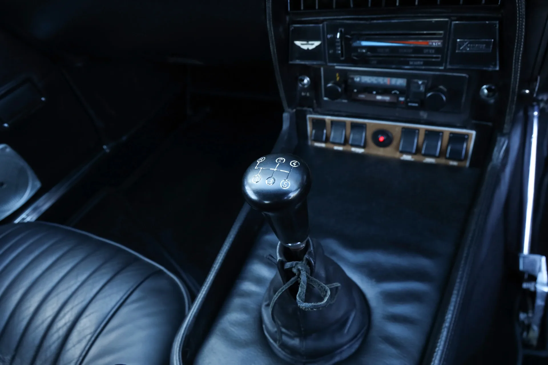 1972 Aston Martin V8 Series 2, 23/30