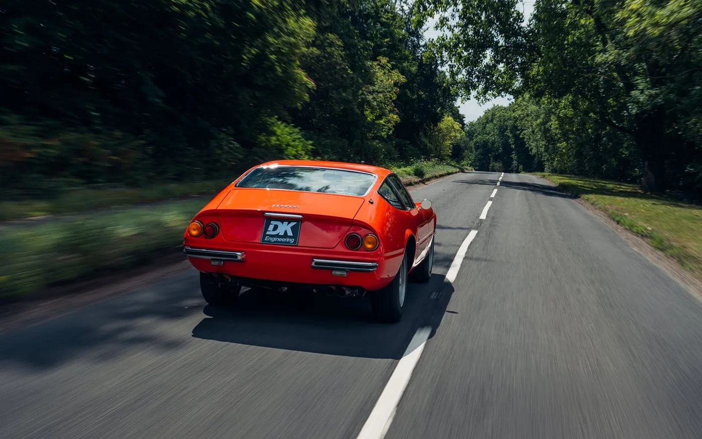 1972 Ferrari 365 GTB/4 Daytona proposée par un concessionnaire spécialisé à Chorleywood, Royaume-Uni, photo 3 sur 15