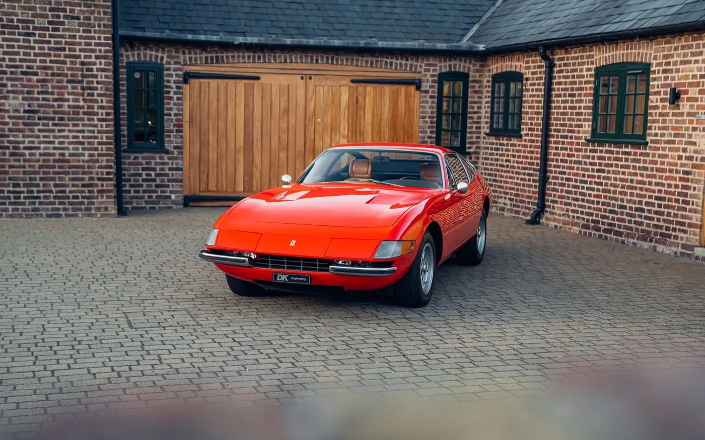 1972 Ferrari 365 GTB/4 Daytona proposée par un concessionnaire spécialisé à Chorleywood, Royaume-Uni, photo 14 sur 15