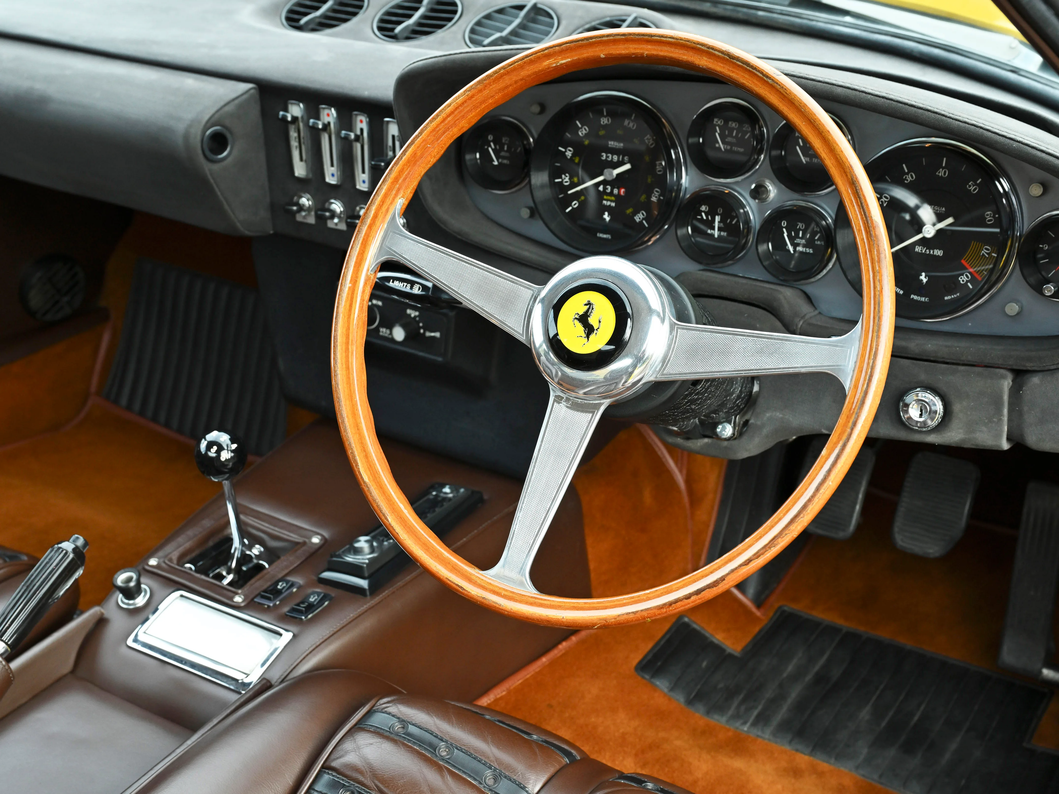 1972 Ferrari 365 GTB/4 Daytona, 12/30