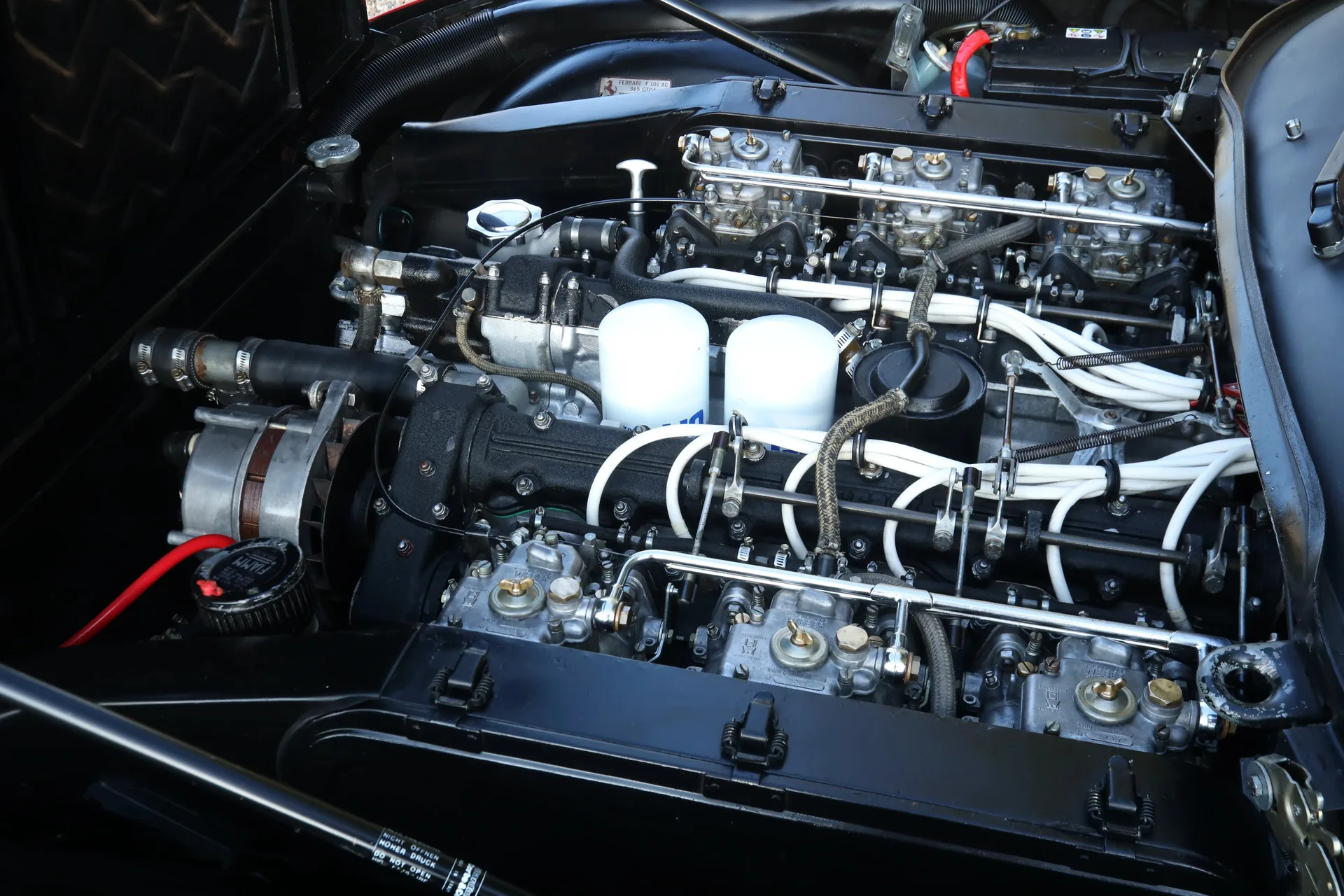 1972 Ferrari 365 GTC/4, 29/30