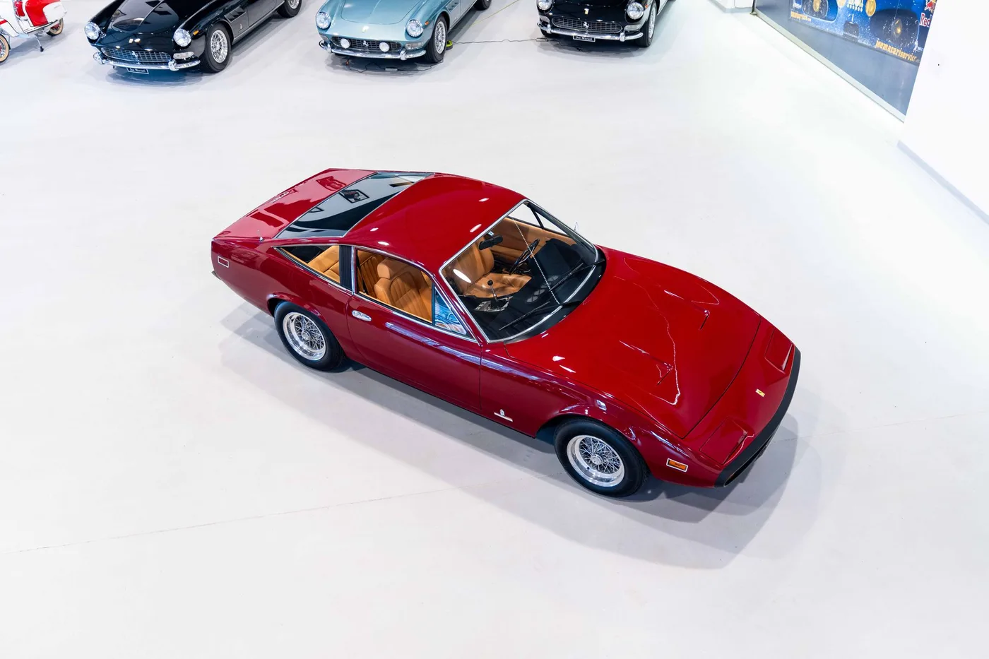 1972 Ferrari 365 GTC/4 proposée par un spécialiste de la voiture de collection à London, Royaume-Uni, photo 8 sur 22