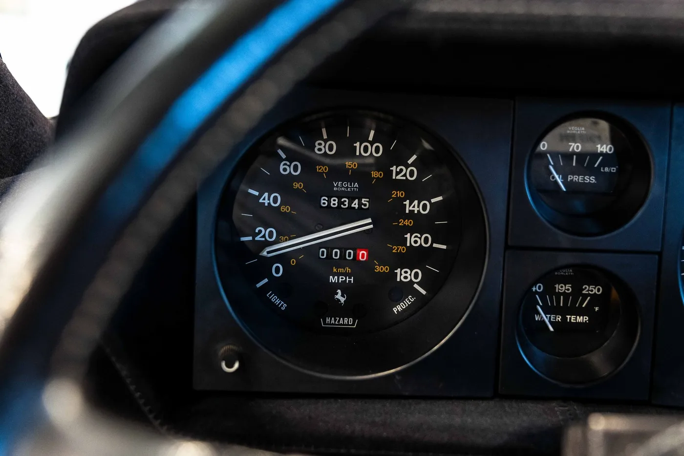 1972 Ferrari 365 GTC/4 proposée par un spécialiste de la voiture de collection à London, Royaume-Uni, photo 17 sur 22