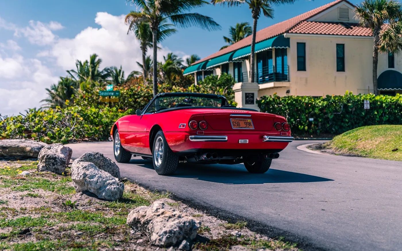1972 Ferrari 365 GTS/4 Daytona Spyder proposée par un concessionnaire spécialisé à Chorleywood, Royaume-Uni, photo 7 sur 15