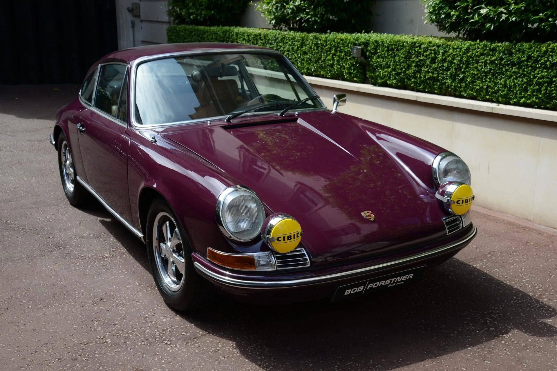 1972 Porsche 911 E 2.4 proposée par un concessionnaire spécialisé à London, Royaume-Uni, photo principale