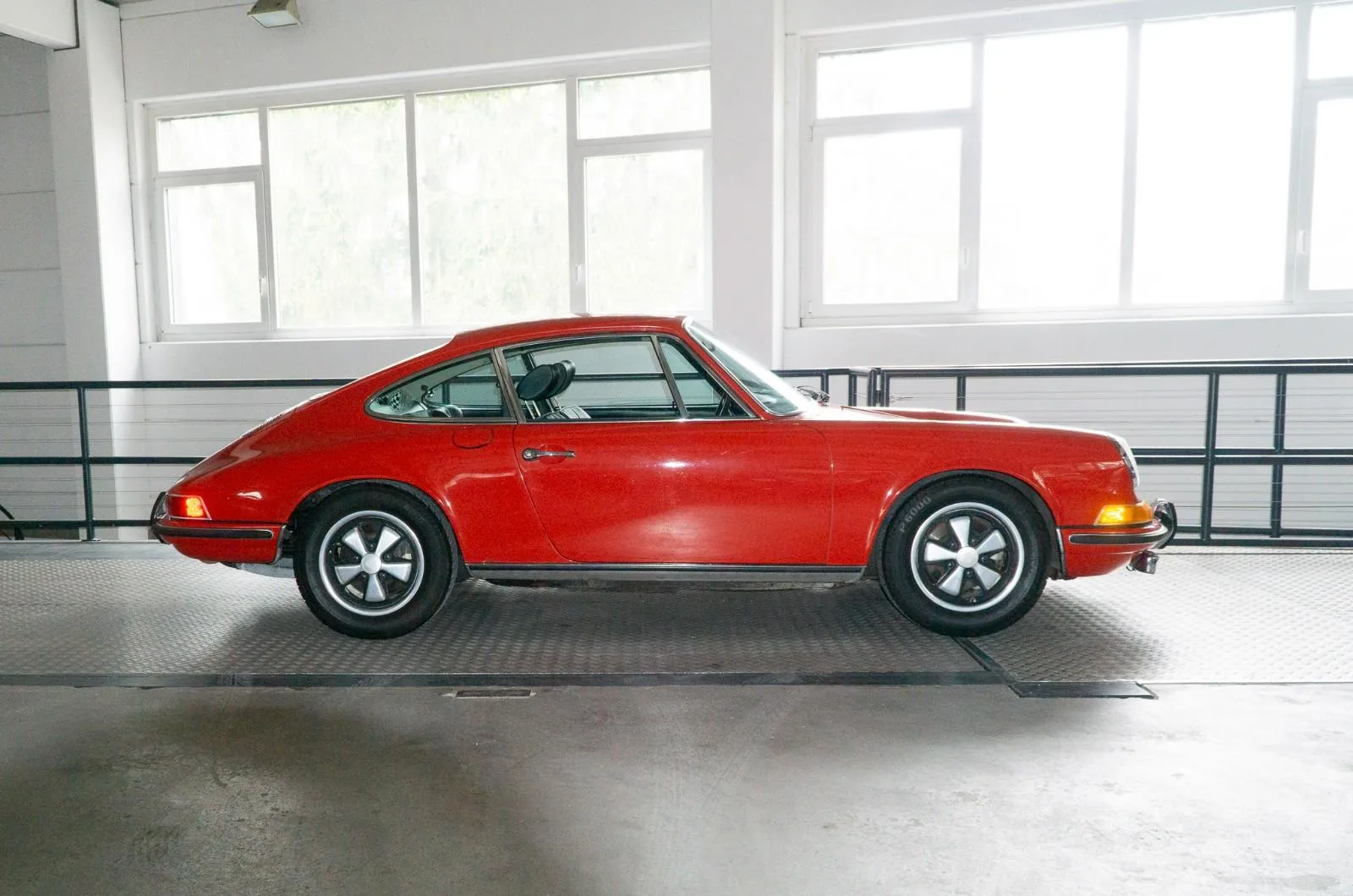 1972 Porsche 911 E 2.4, 2/11