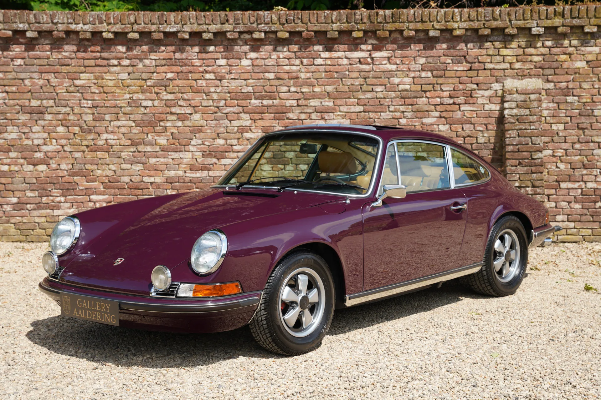 1972 Porsche 911 2.4 E Ölklappe offered by a specialist dealer in Brummen, Netherlands, main photo