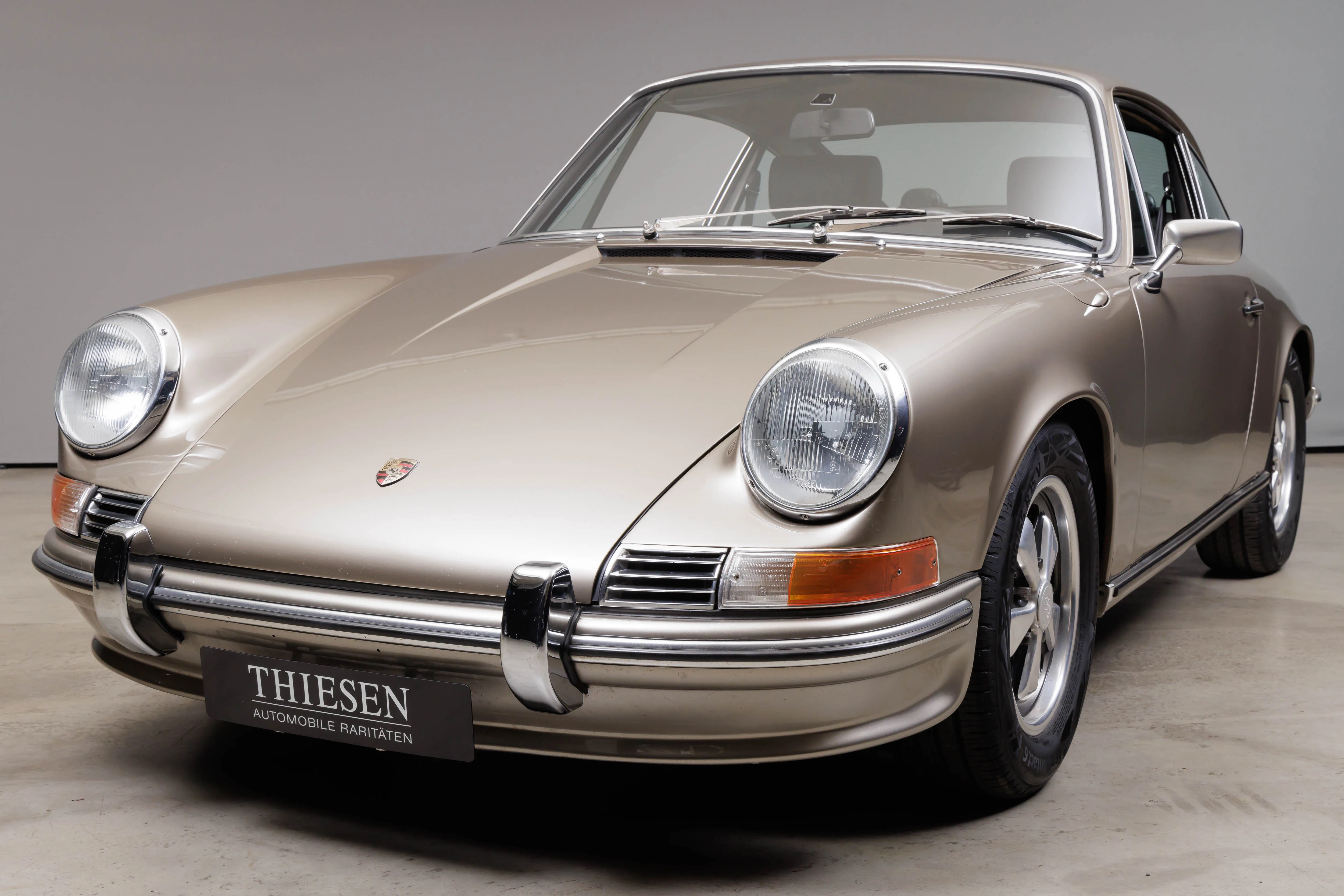 1972 Porsche 911 T 2.4 Ölklappe, 2/16
