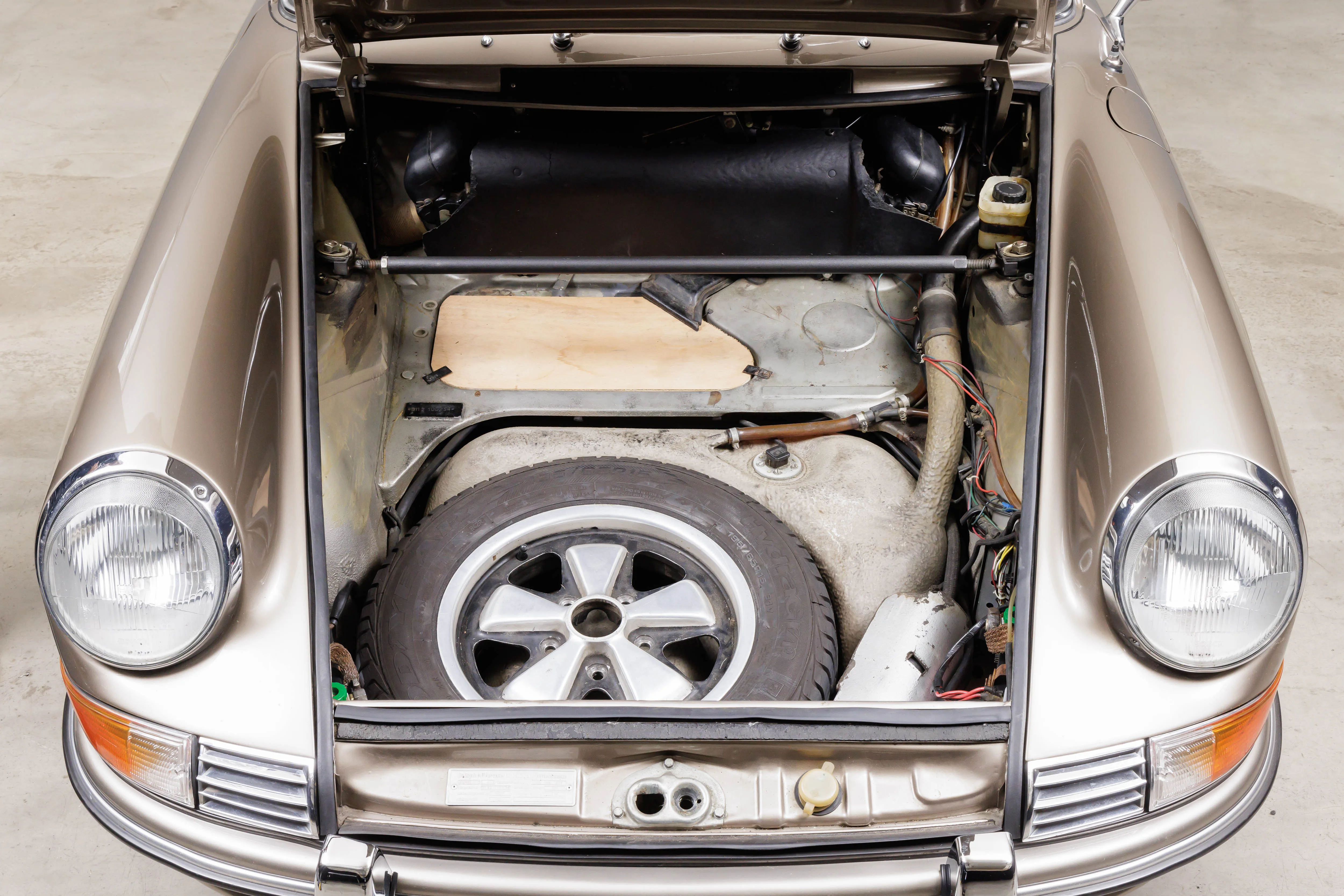 1972 Porsche 911 T 2.4 Ölklappe, 14/16