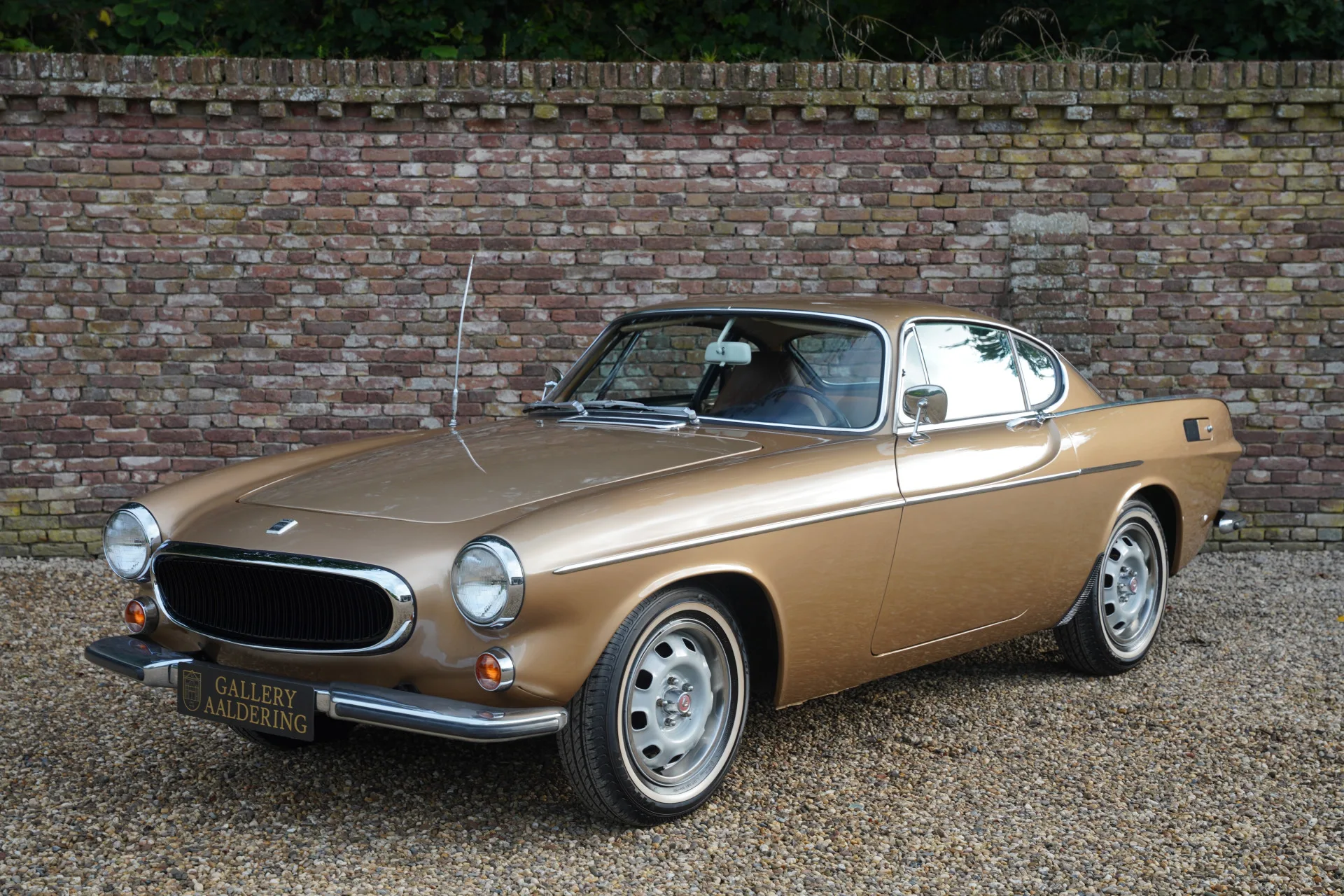 1972 Volvo P1800E offered by a specialist dealer in Brummen, Netherlands, main photo
