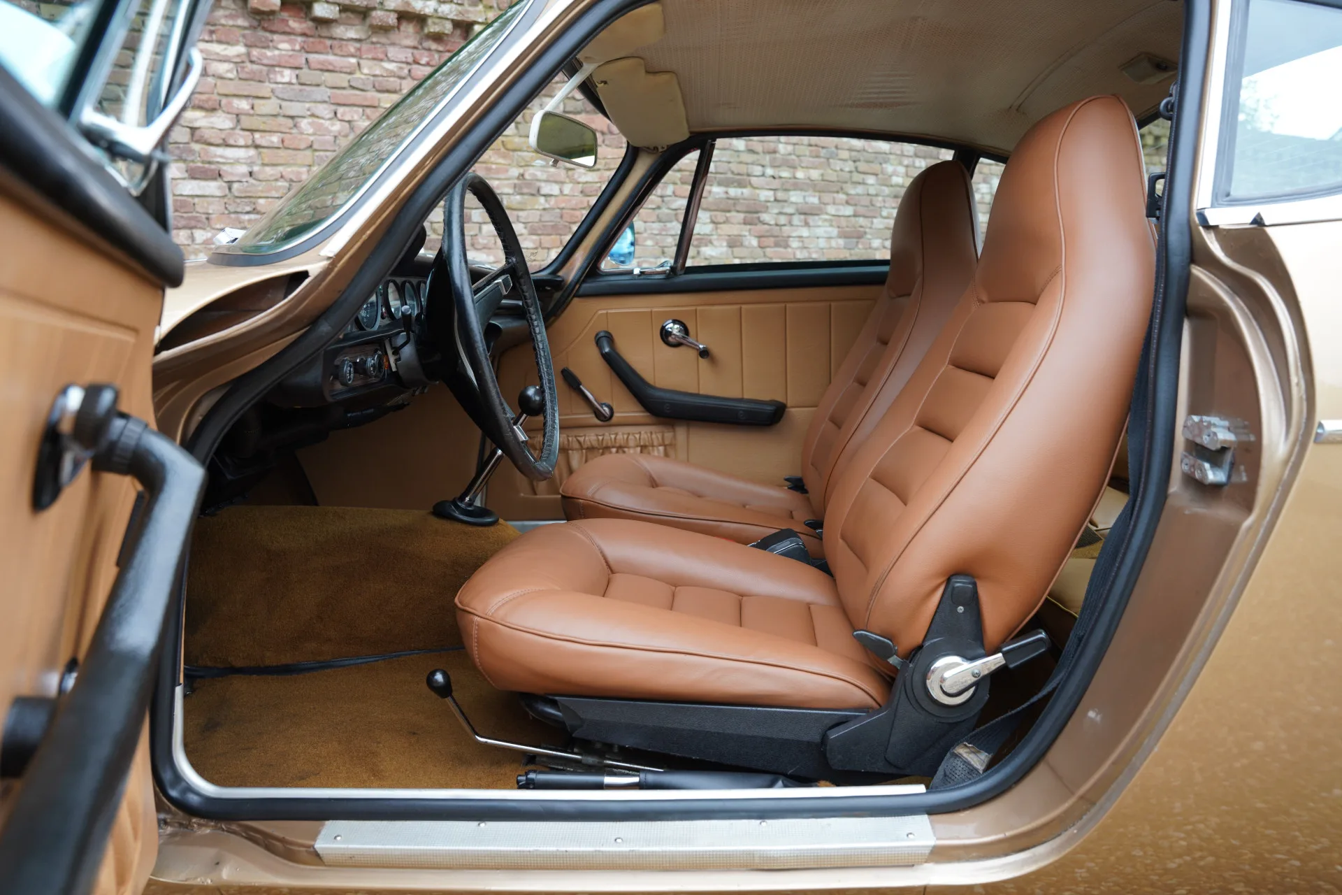 1972 Volvo P1800E, 3/30