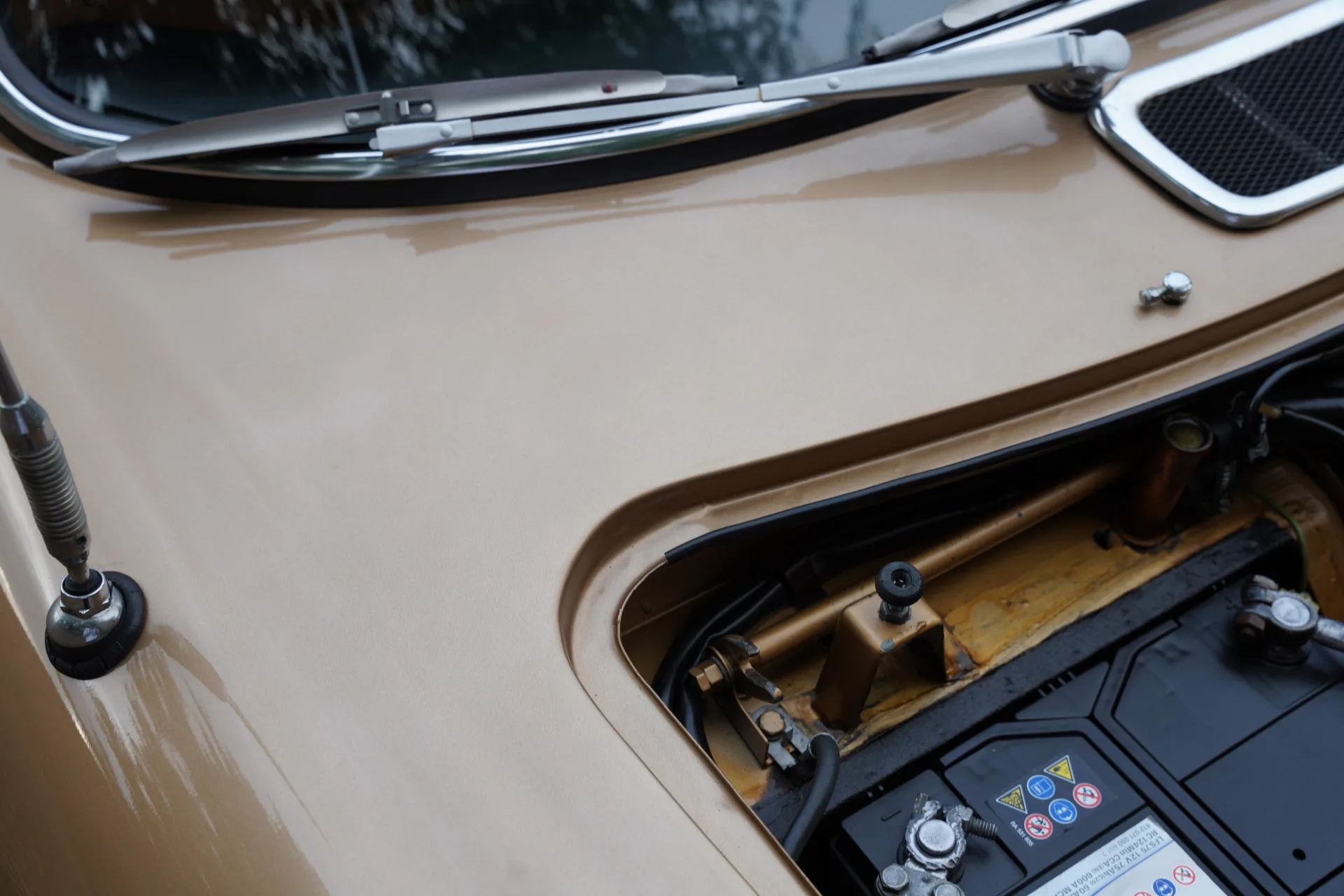 1972 Volvo P1800E, 16/30