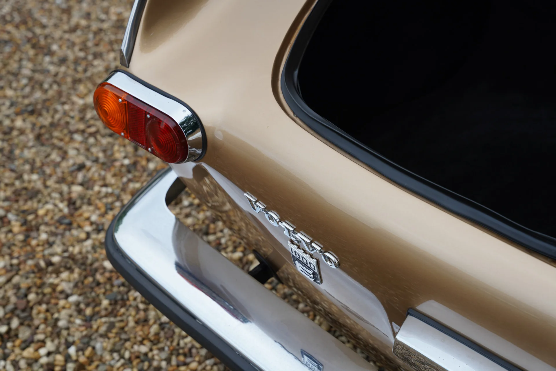 1972 Volvo P1800E, 28/30