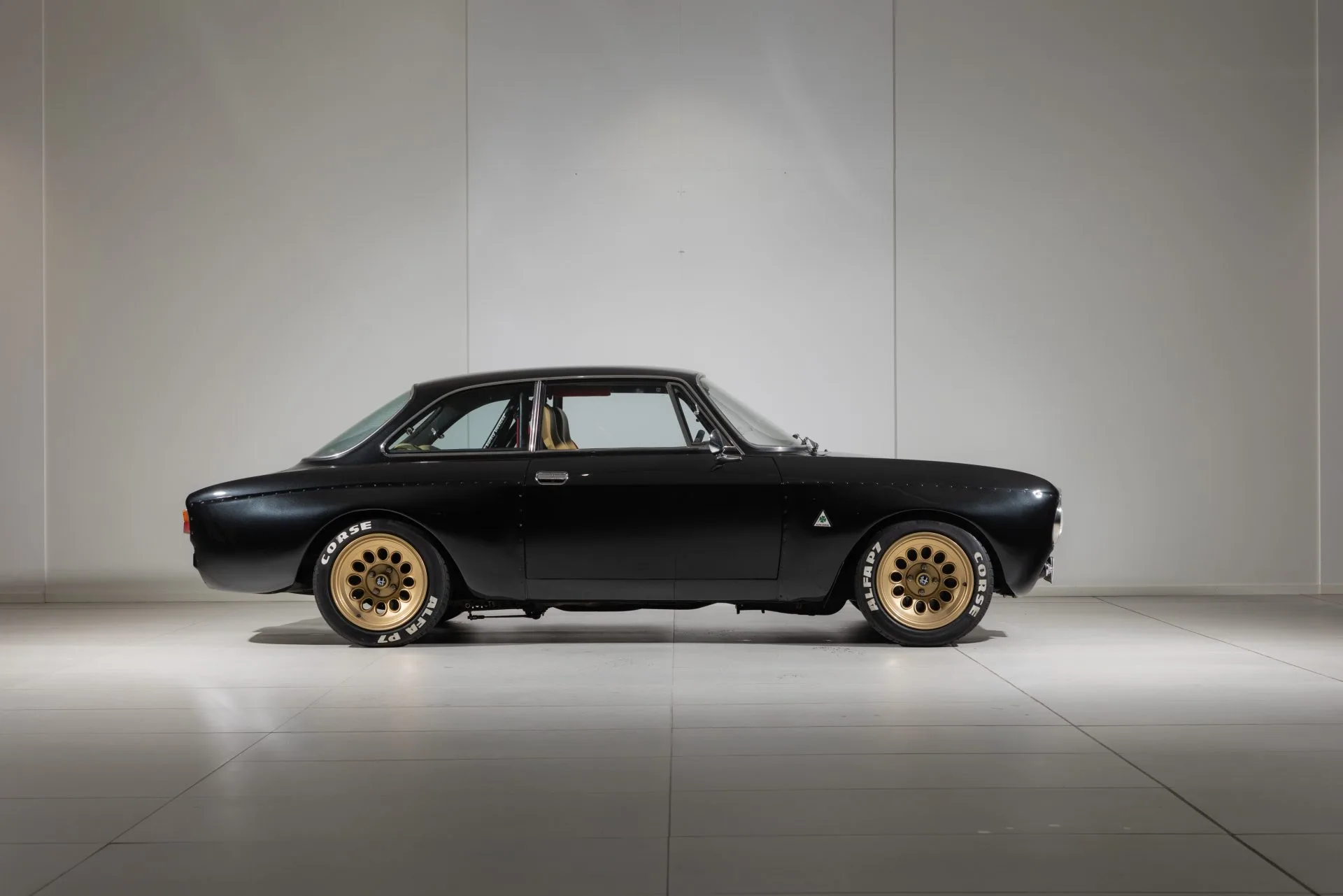 1973 Alfa Romeo 2000 GTV GTAm Restomod, 3/29