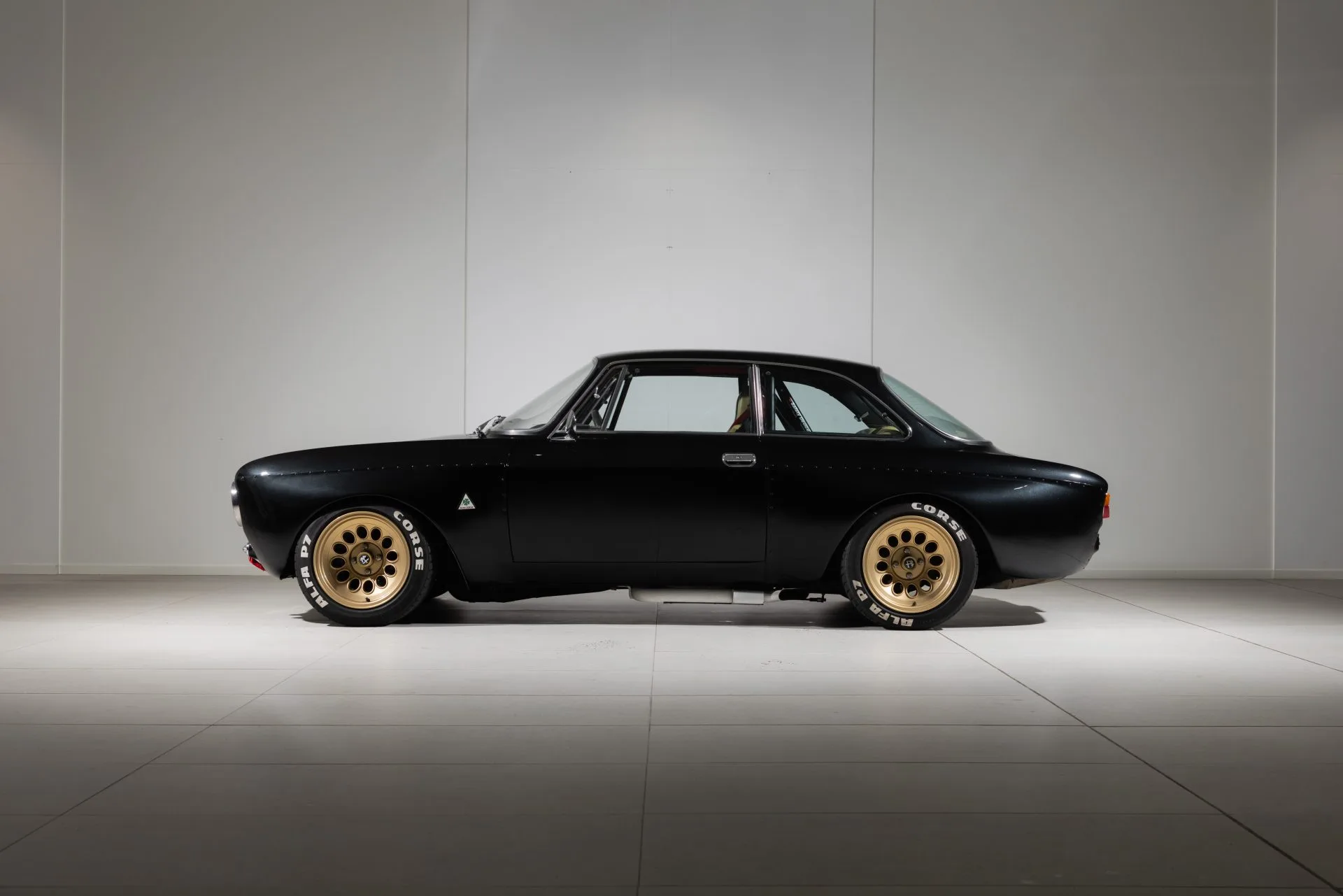 1973 Alfa Romeo 2000 GTV GTAm Restomod, 9/29