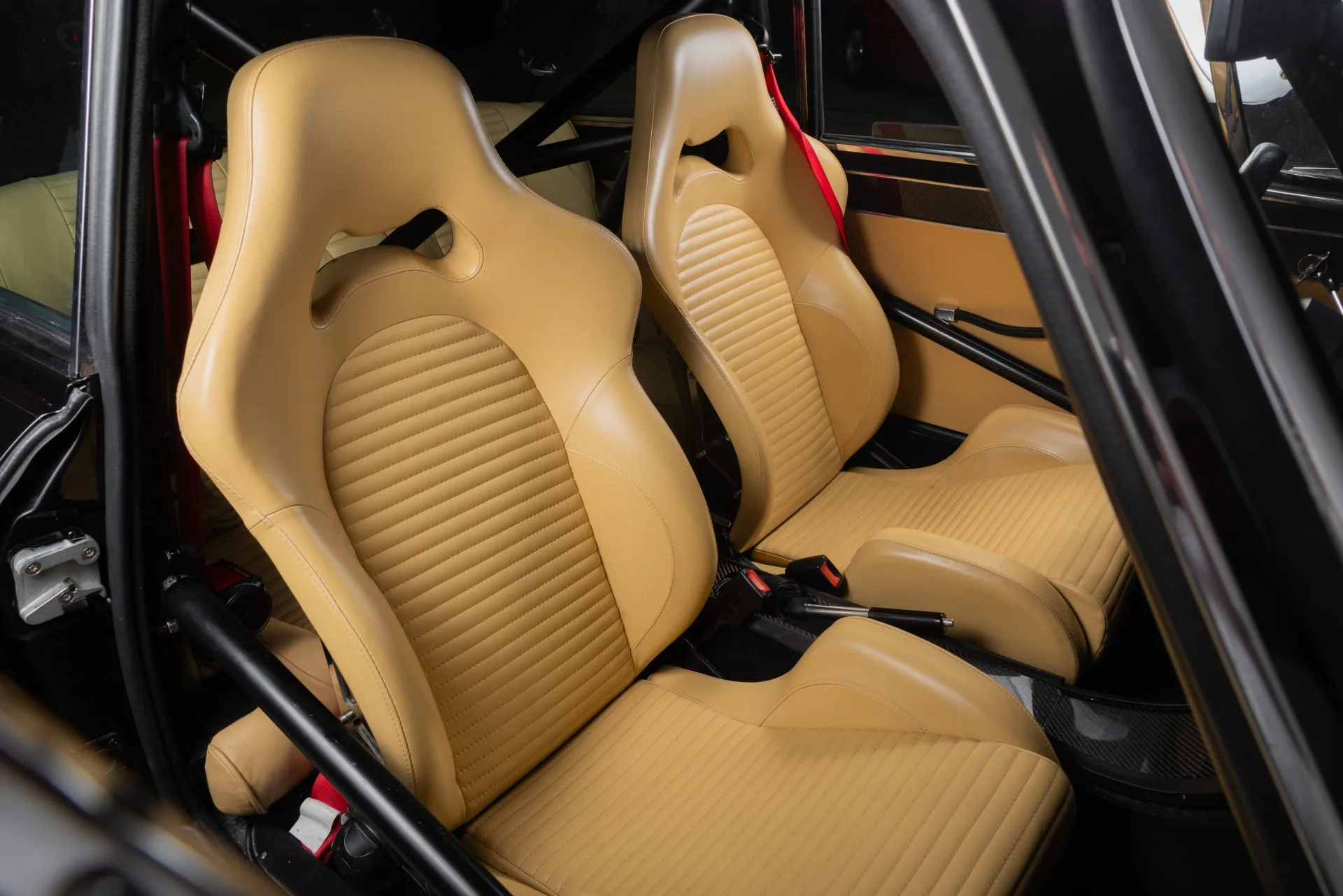 1973 Alfa Romeo 2000 GTV GTAm Restomod, 25/29