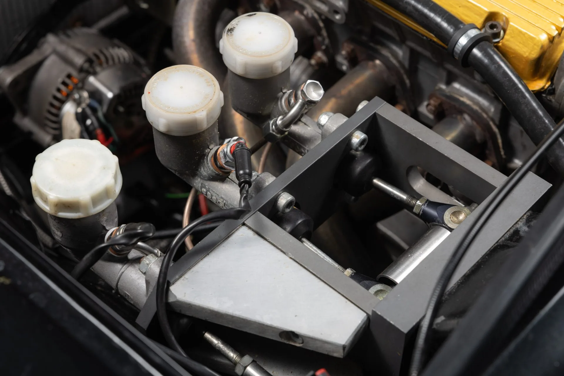 1973 Alfa Romeo 2000 GTV GTAm Restomod, 28/29