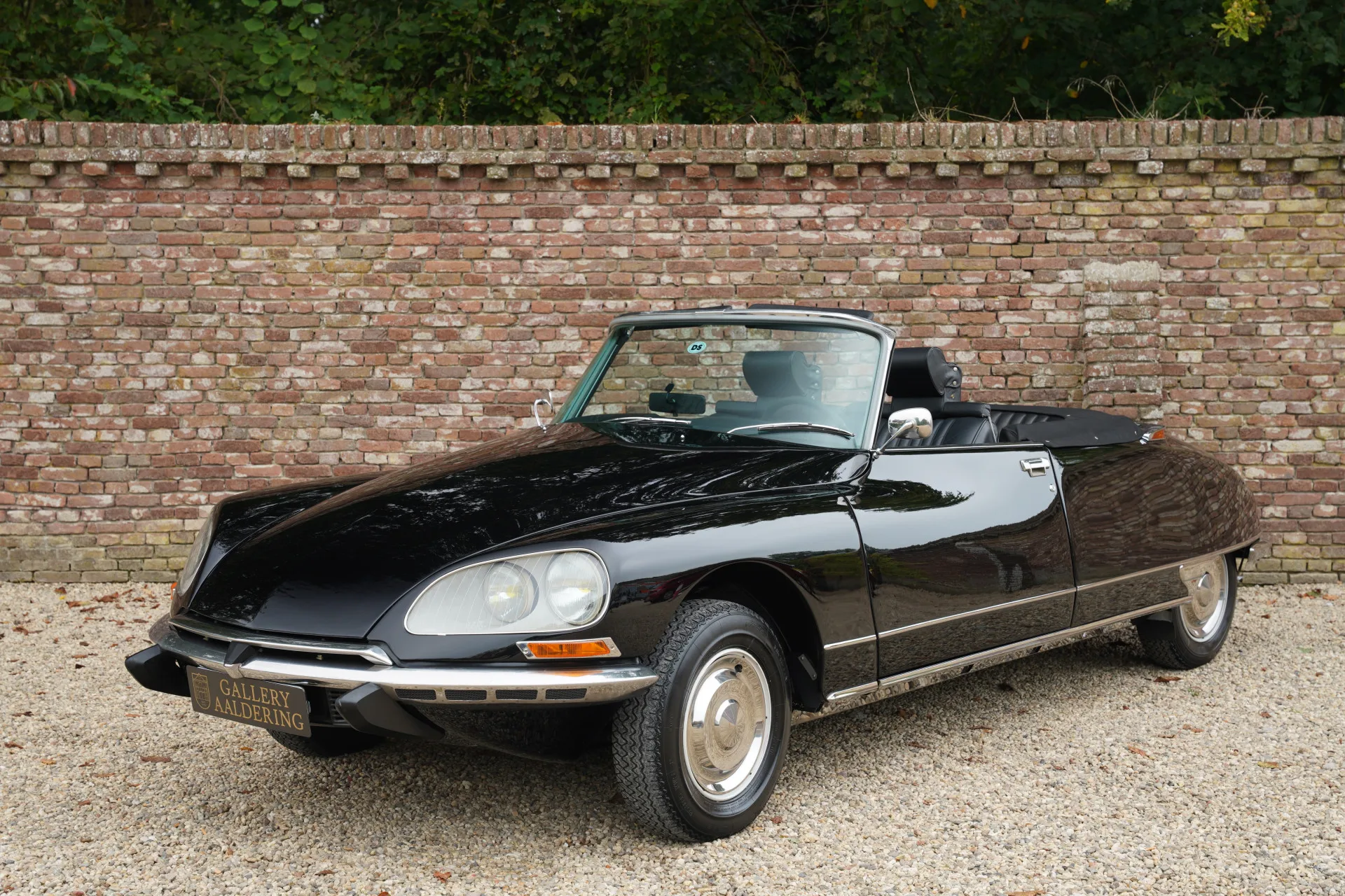 1973 Citroën DS 23 Injection Cabriolet offered by a specialist dealer in Brummen, Netherlands, main photo