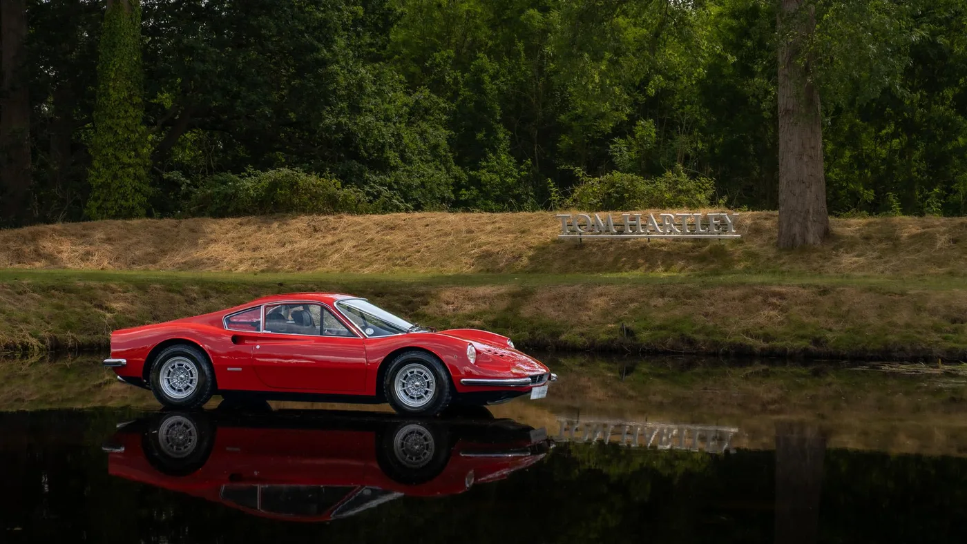 1973 Ferrari Dino 246 GT Chairs and Flares proposée par un concessionnaire spécialisé à Swadlincote, Royaume-Uni, photo 2 sur 15