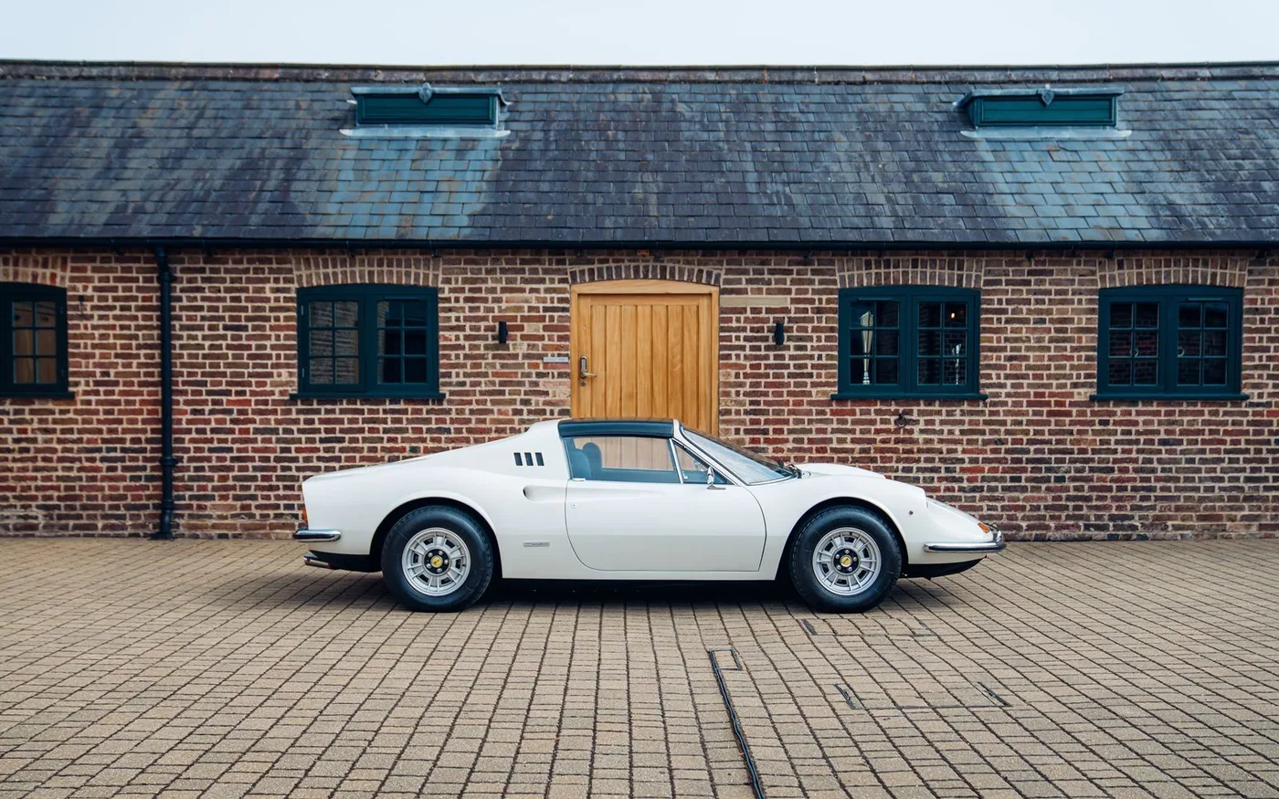 1973 Ferrari Dino 246 GTS angeboten von einem Fachhändler in Chorleywood, Vereinigtes Königreich, Foto 8 von 15